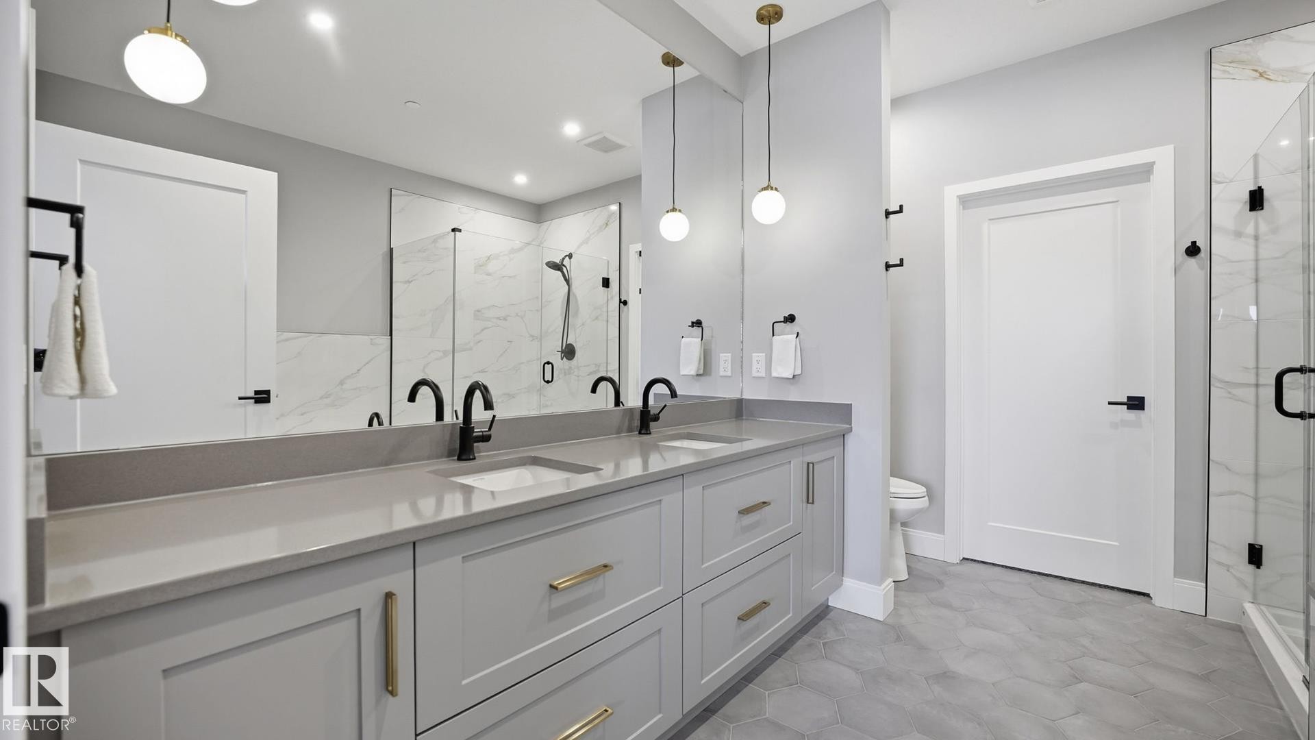 311 7463 May Common, Edmonton, AB - Indoor Photo Showing Bathroom