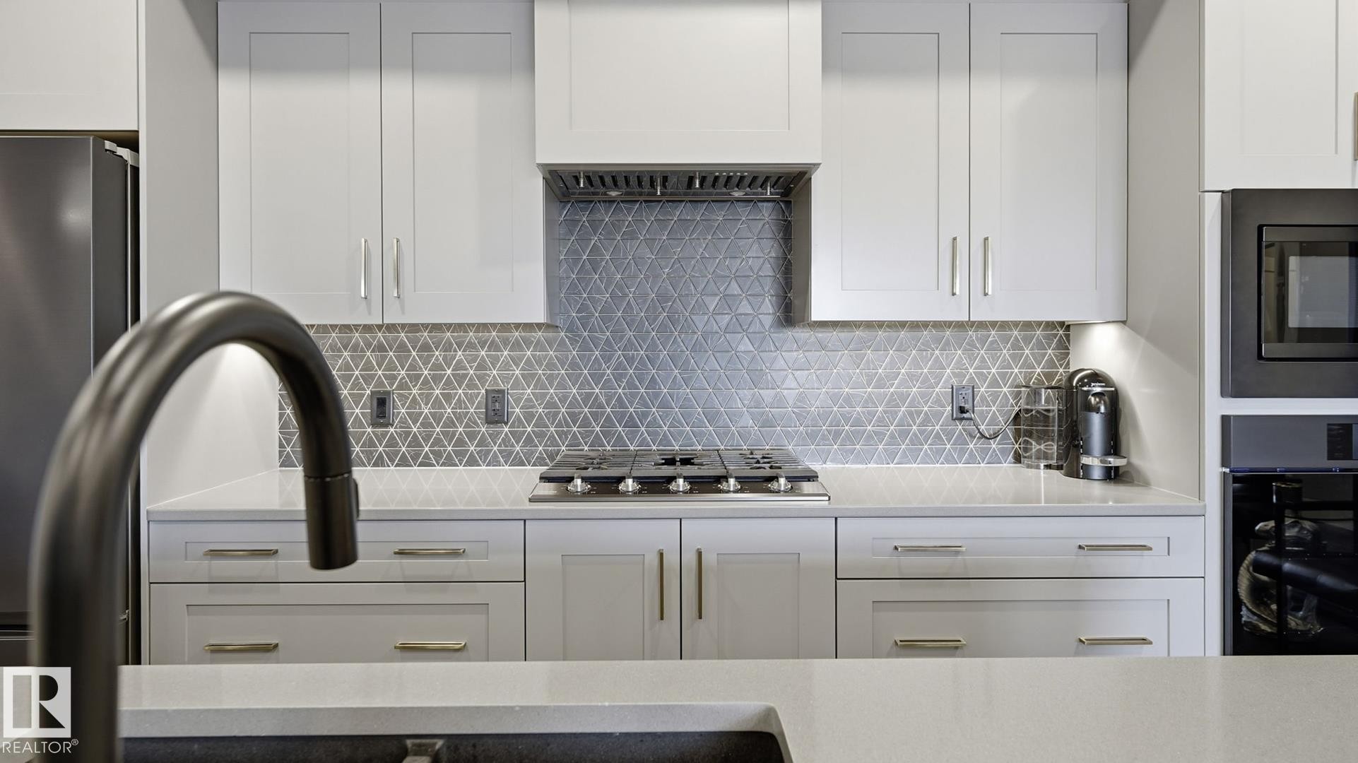 311 7463 May Common, Edmonton, AB - Indoor Photo Showing Kitchen With Upgraded Kitchen