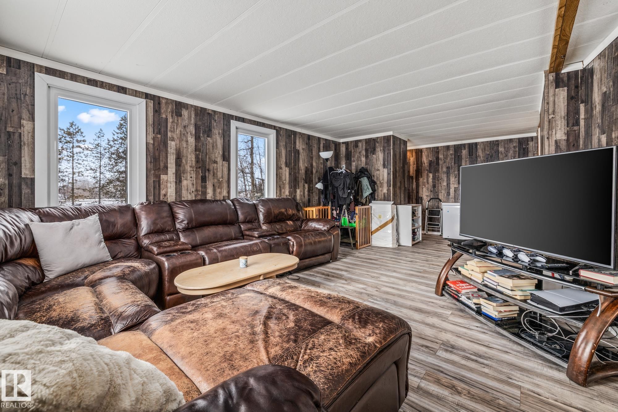 26332 Twp Road 594, Rural Westlock County, AB - Indoor Photo Showing Living Room