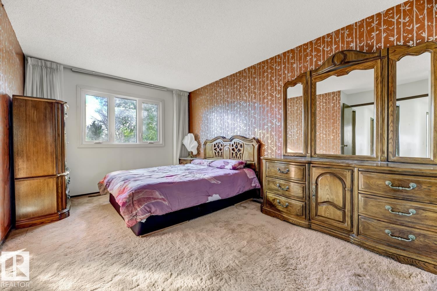 11105 20 Avenue, Edmonton, AB - Indoor Photo Showing Bedroom