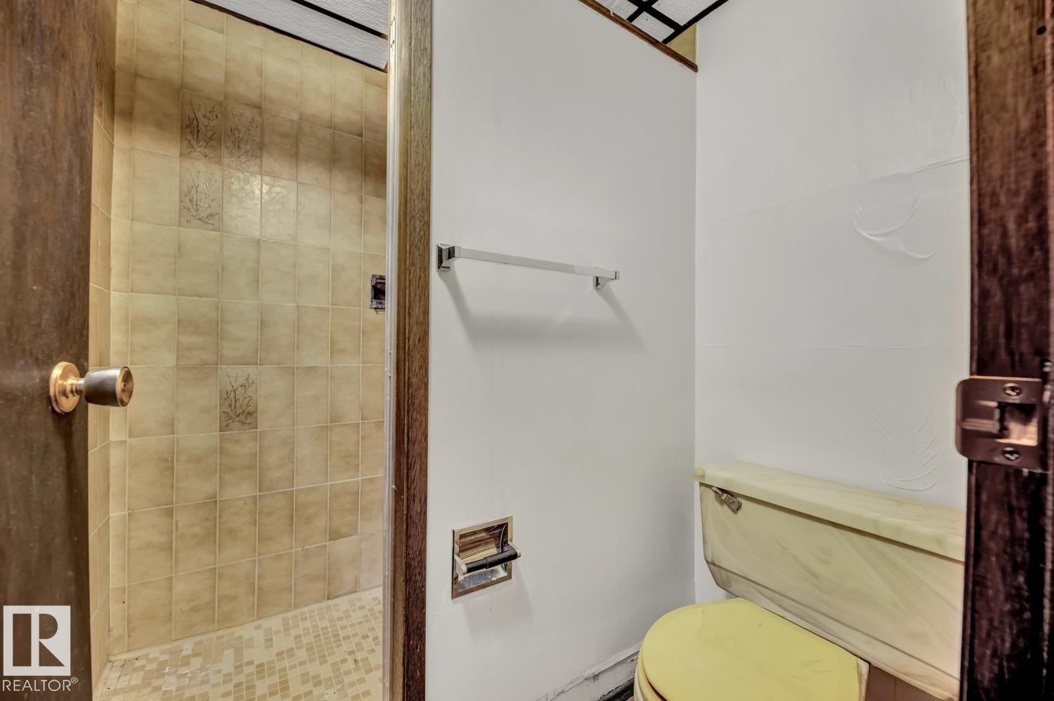 11105 20 Avenue, Edmonton, AB - Indoor Photo Showing Bathroom