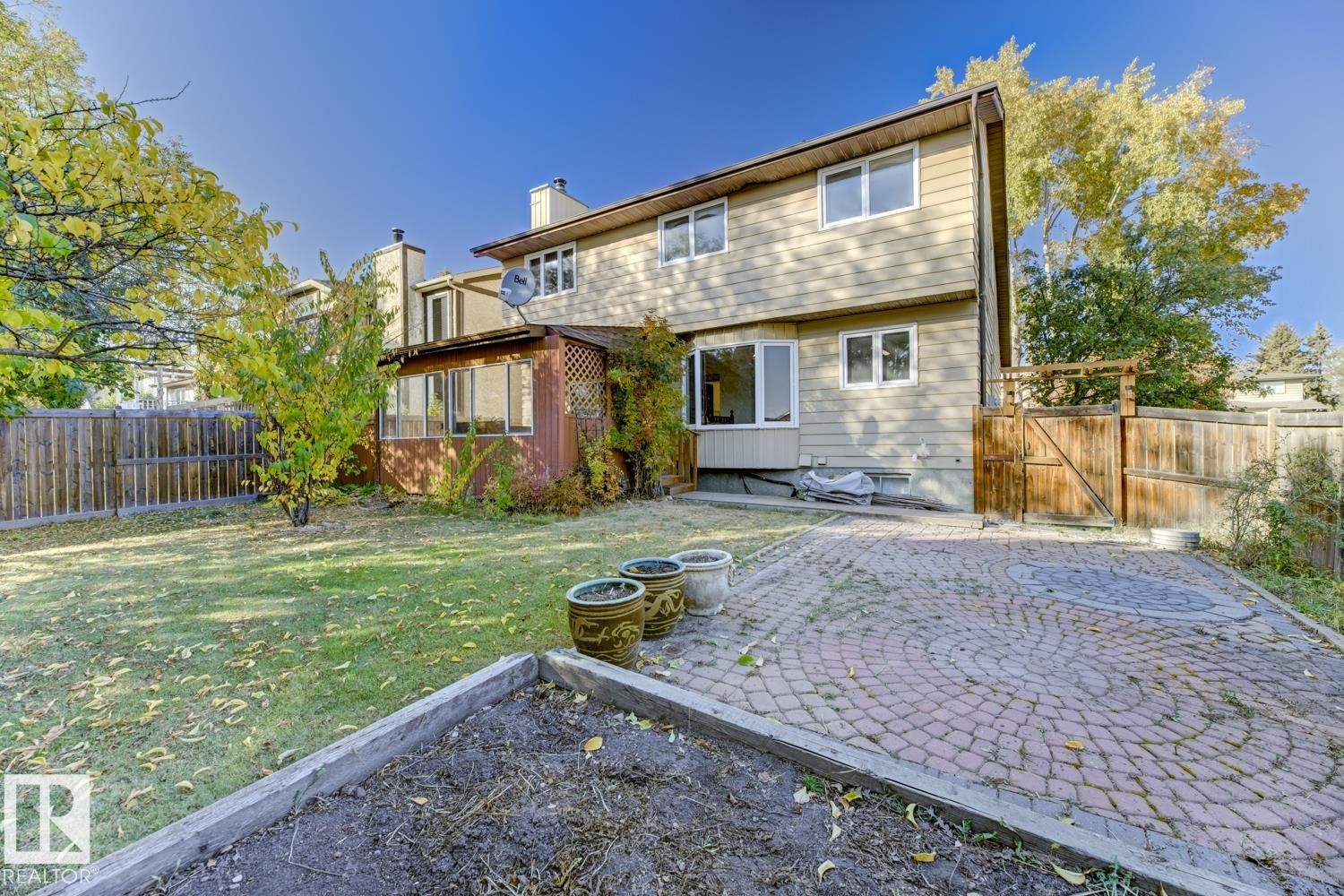 11105 20 Avenue, Edmonton, AB - Outdoor