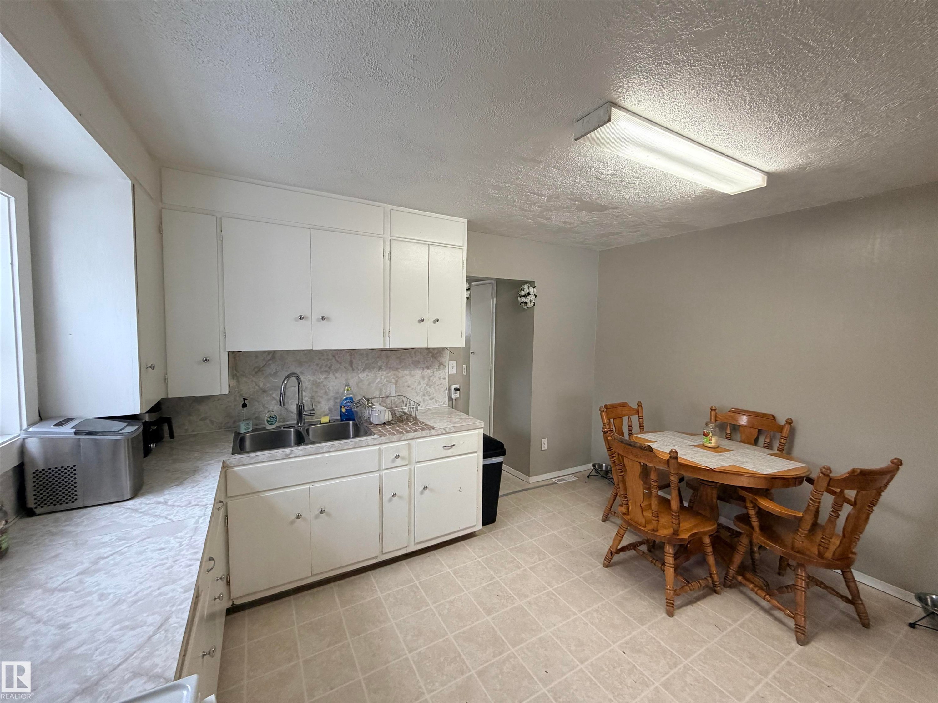 4725 44 Avenue, St. Paul Town, AB - Indoor