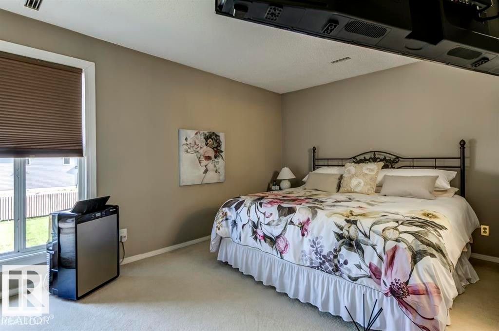 2346 151 Avenue, Edmonton, AB - Indoor Photo Showing Bedroom
