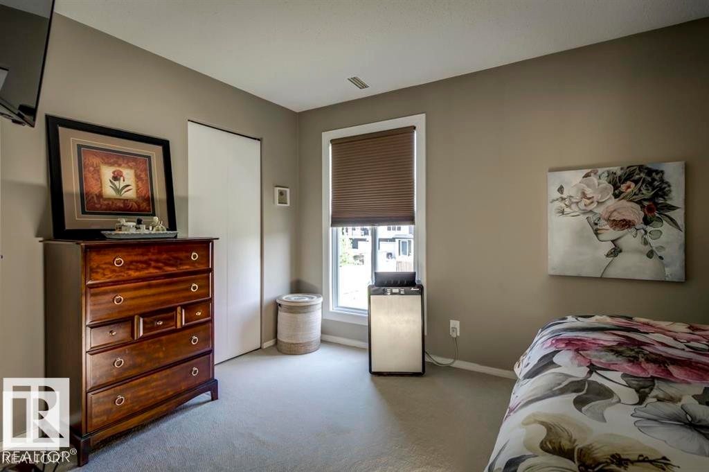 2346 151 Avenue, Edmonton, AB - Indoor Photo Showing Bedroom