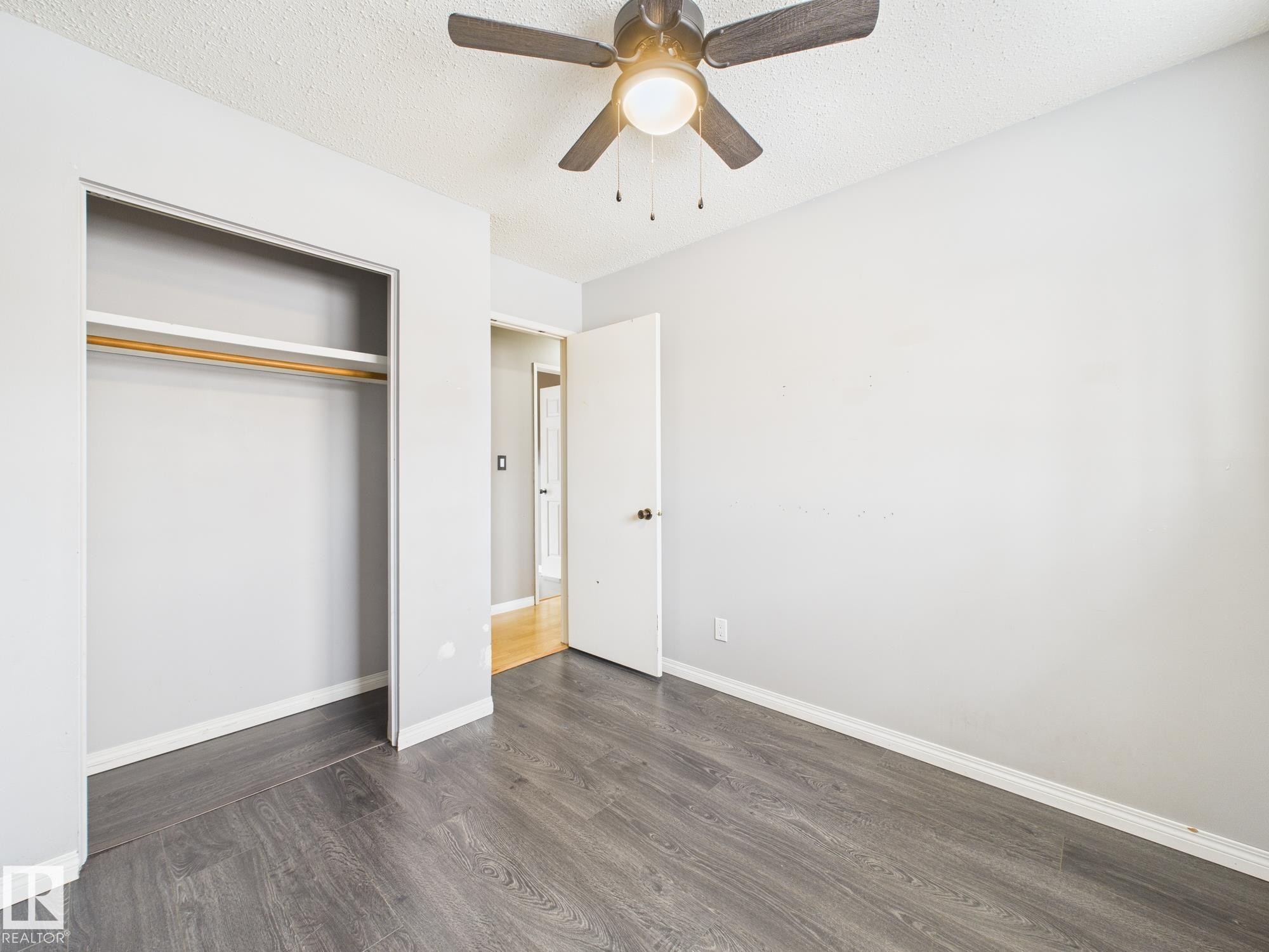 352 Huffman Crescent, Edmonton, AB - Indoor Photo Showing Other Room