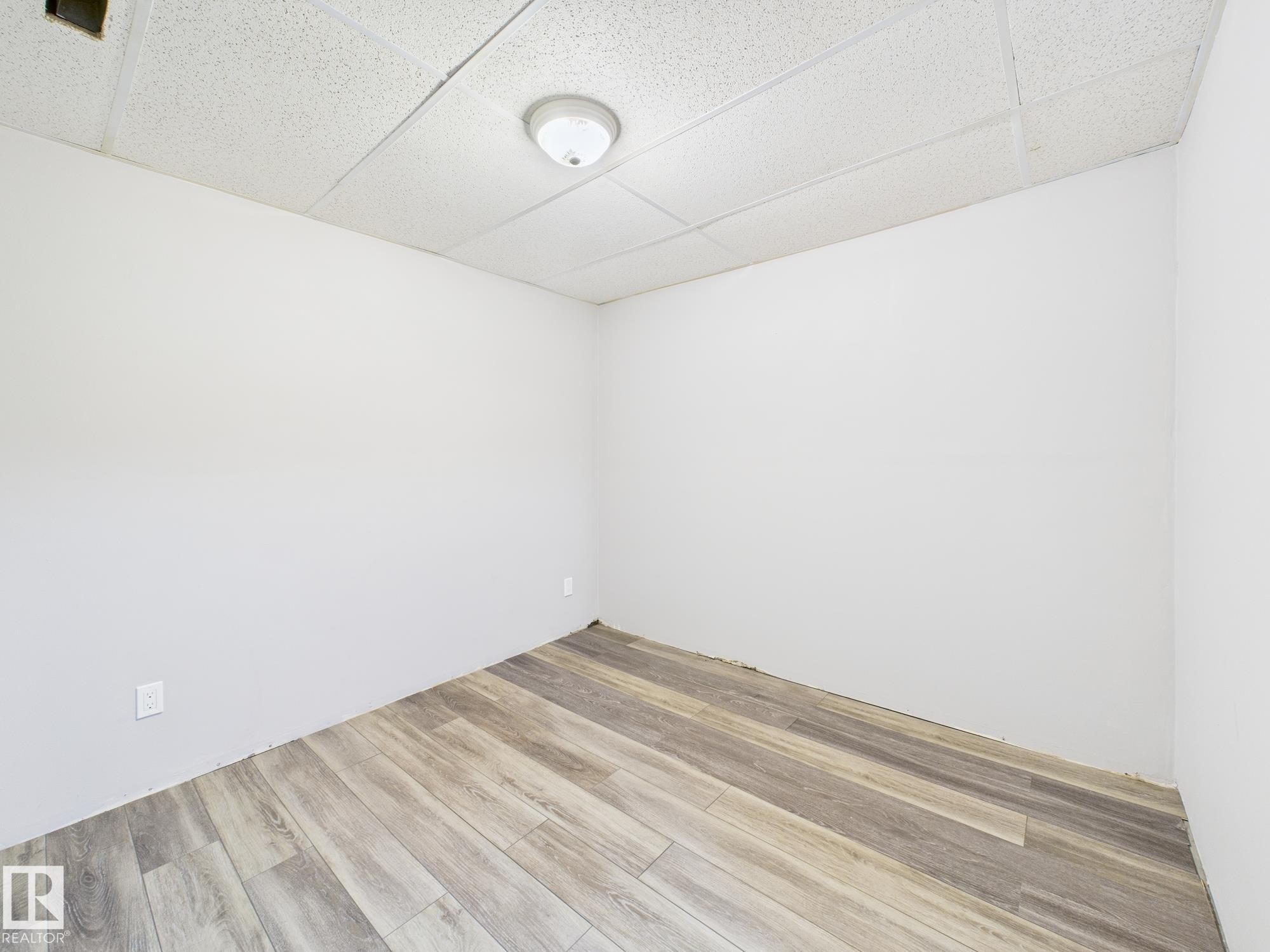 352 Huffman Crescent, Edmonton, AB - Indoor Photo Showing Other Room