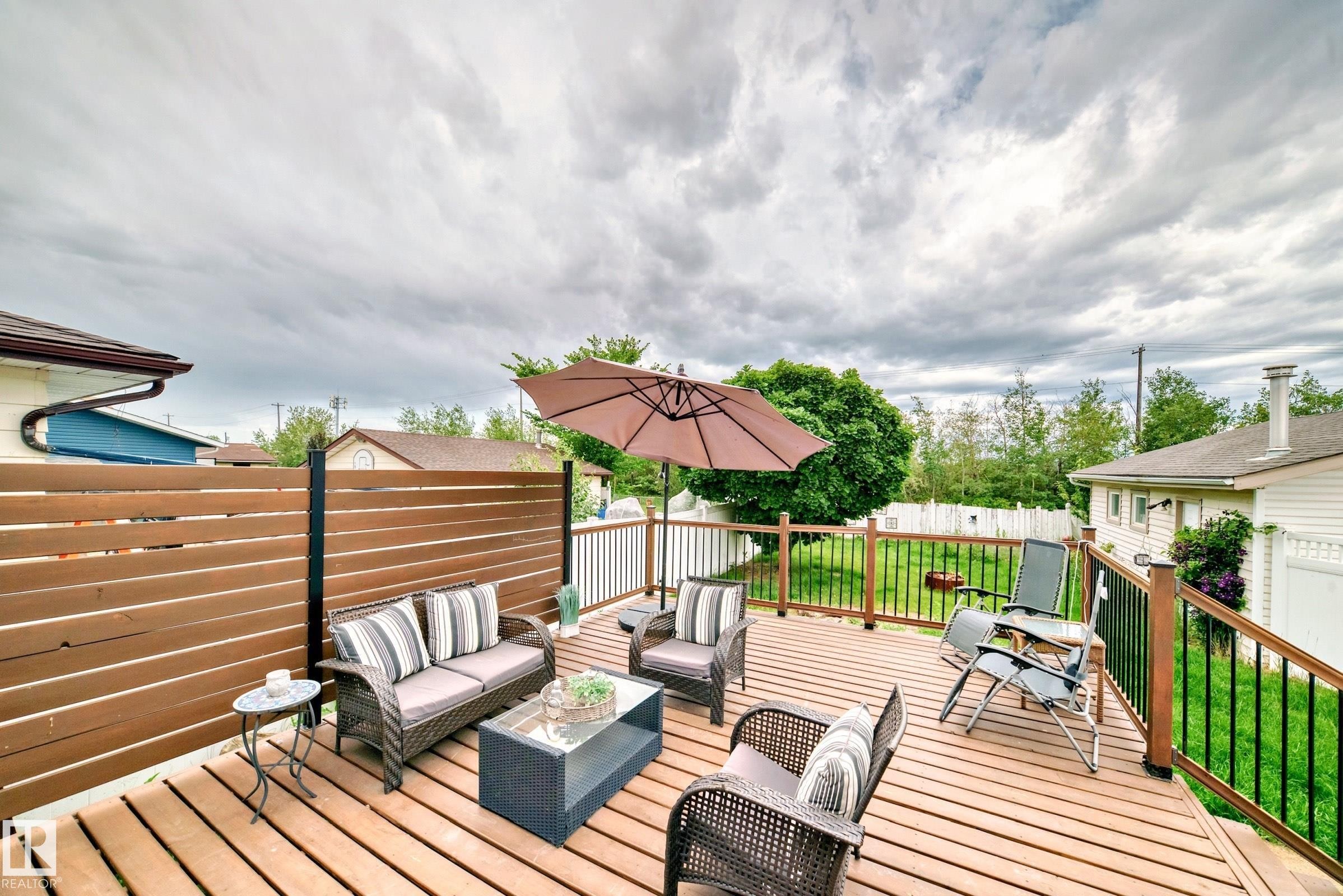 352 Huffman Crescent, Edmonton, AB - Outdoor With Deck Patio Veranda With Exterior