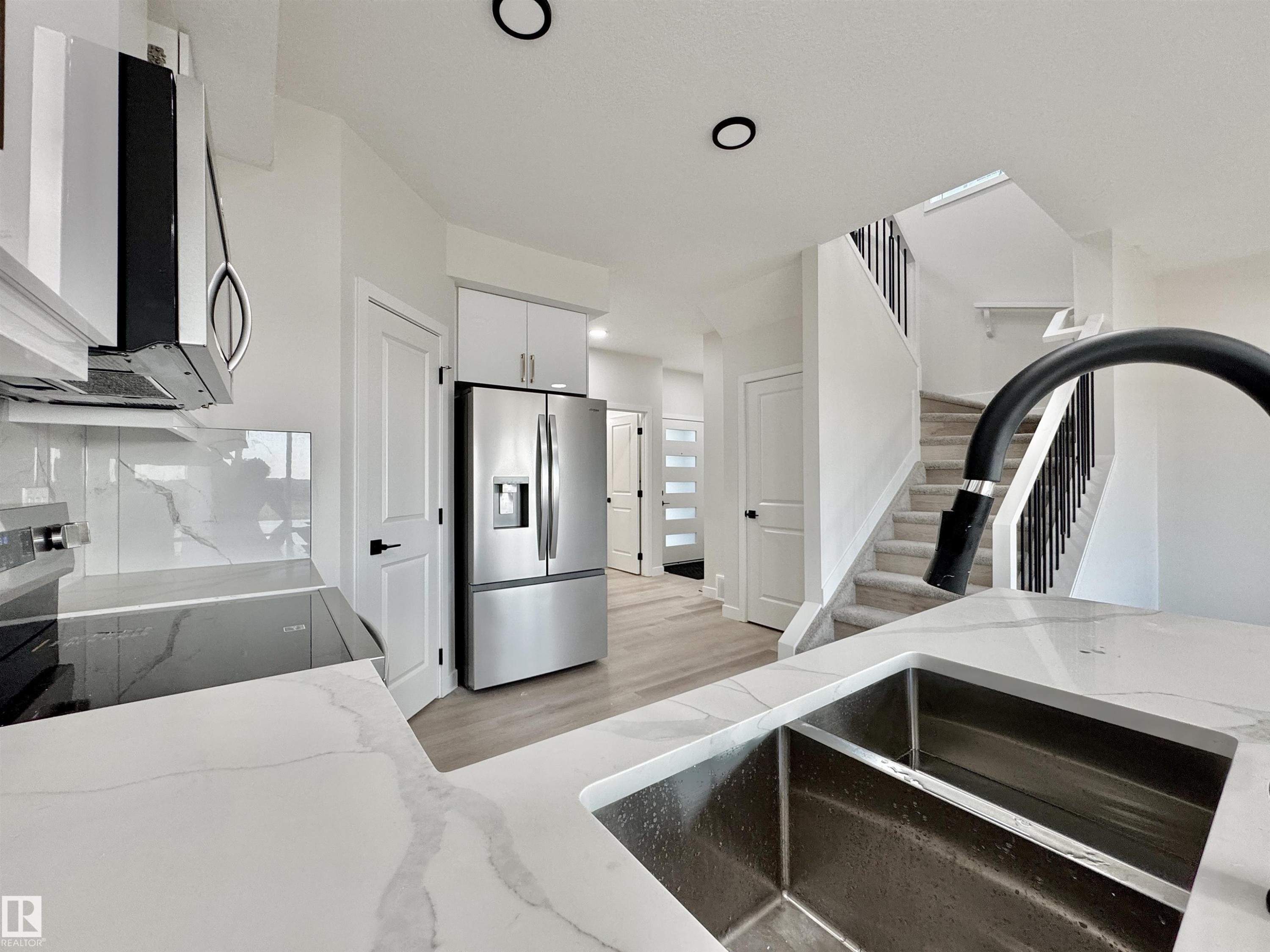 133 Pierwyck Loop, Spruce Grove, AB - Indoor Photo Showing Kitchen With Double Sink