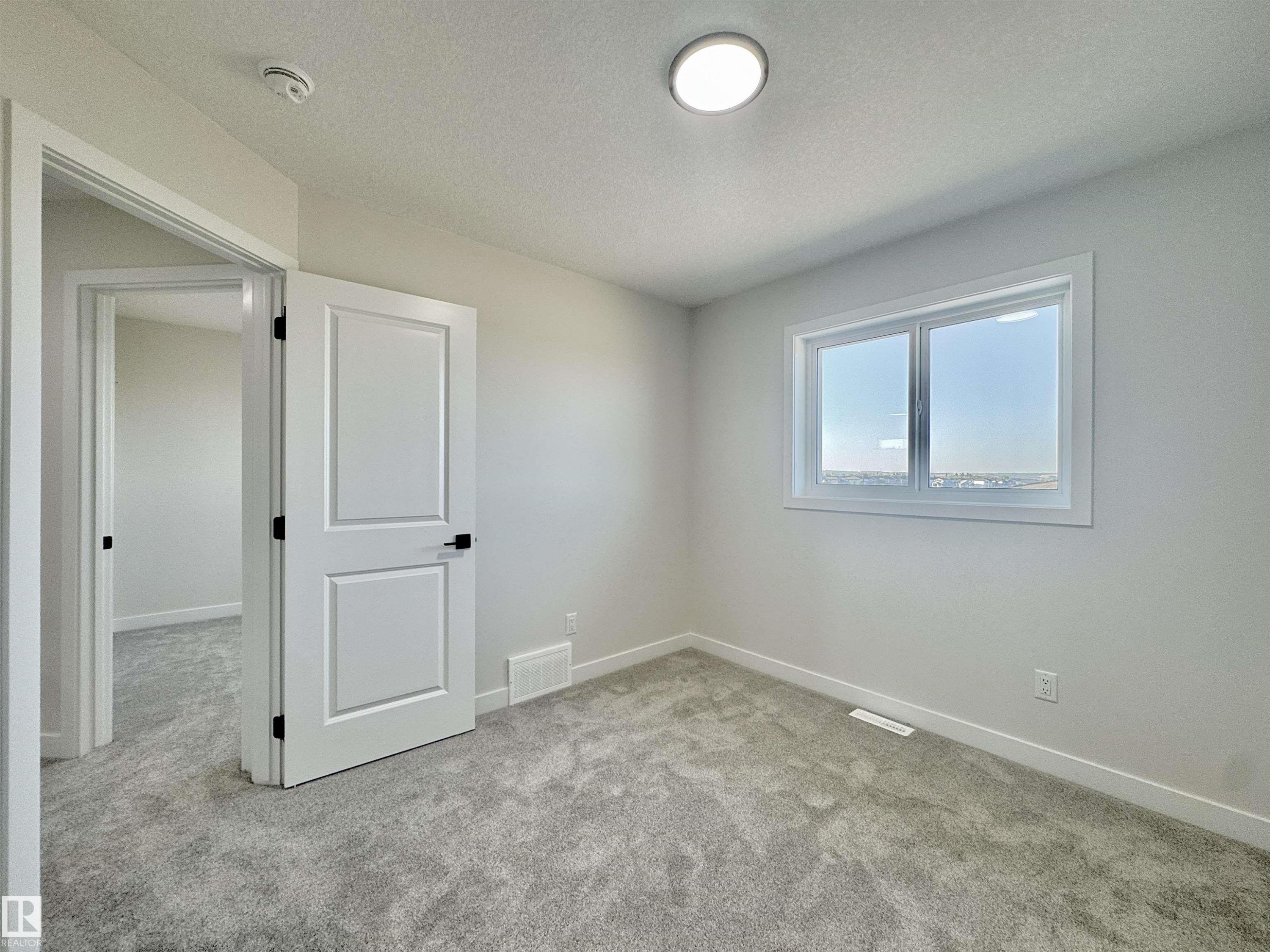 133 Pierwyck Loop, Spruce Grove, AB - Indoor Photo Showing Other Room