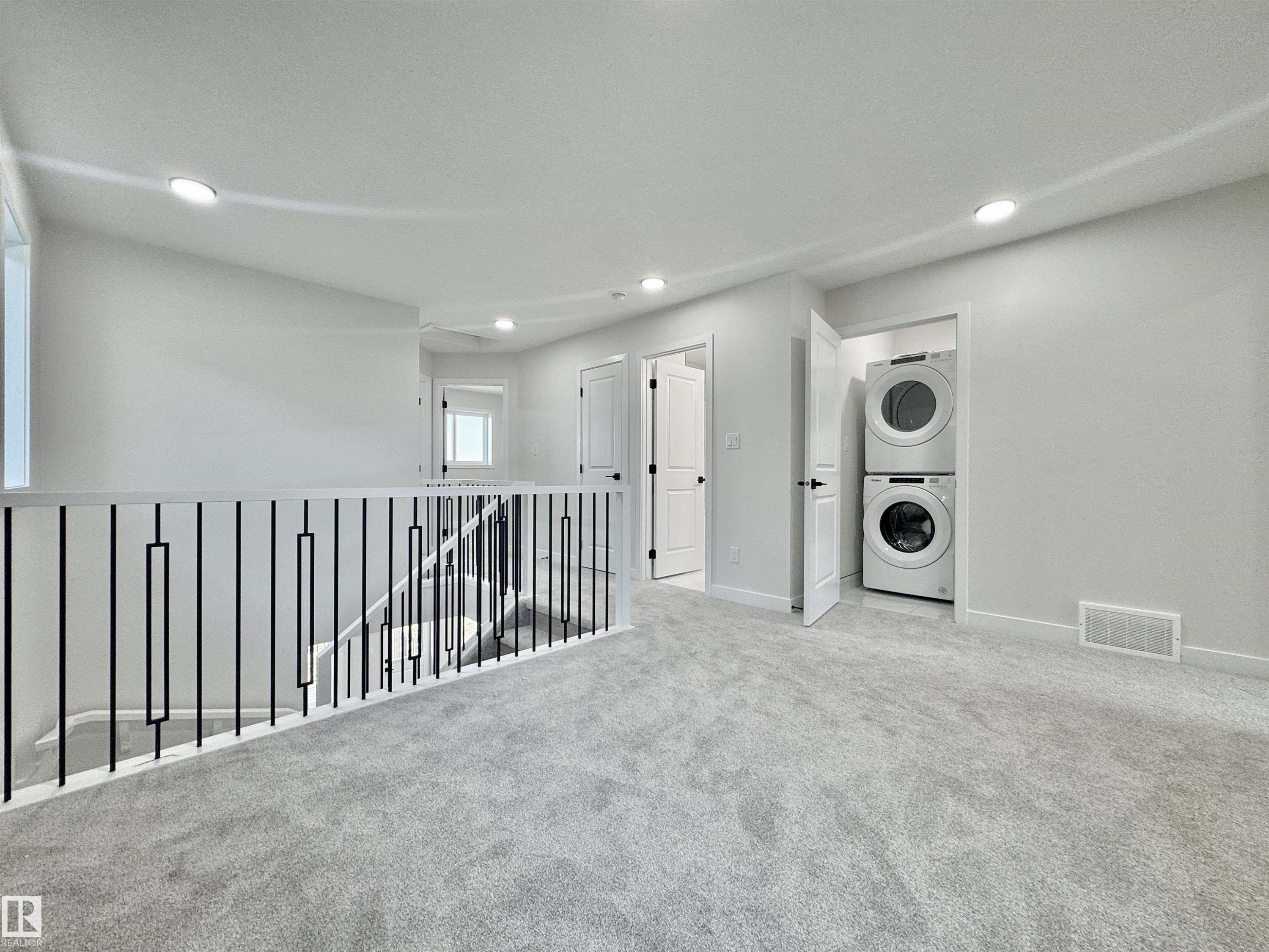 133 Pierwyck Loop, Spruce Grove, AB - Indoor Photo Showing Laundry Room