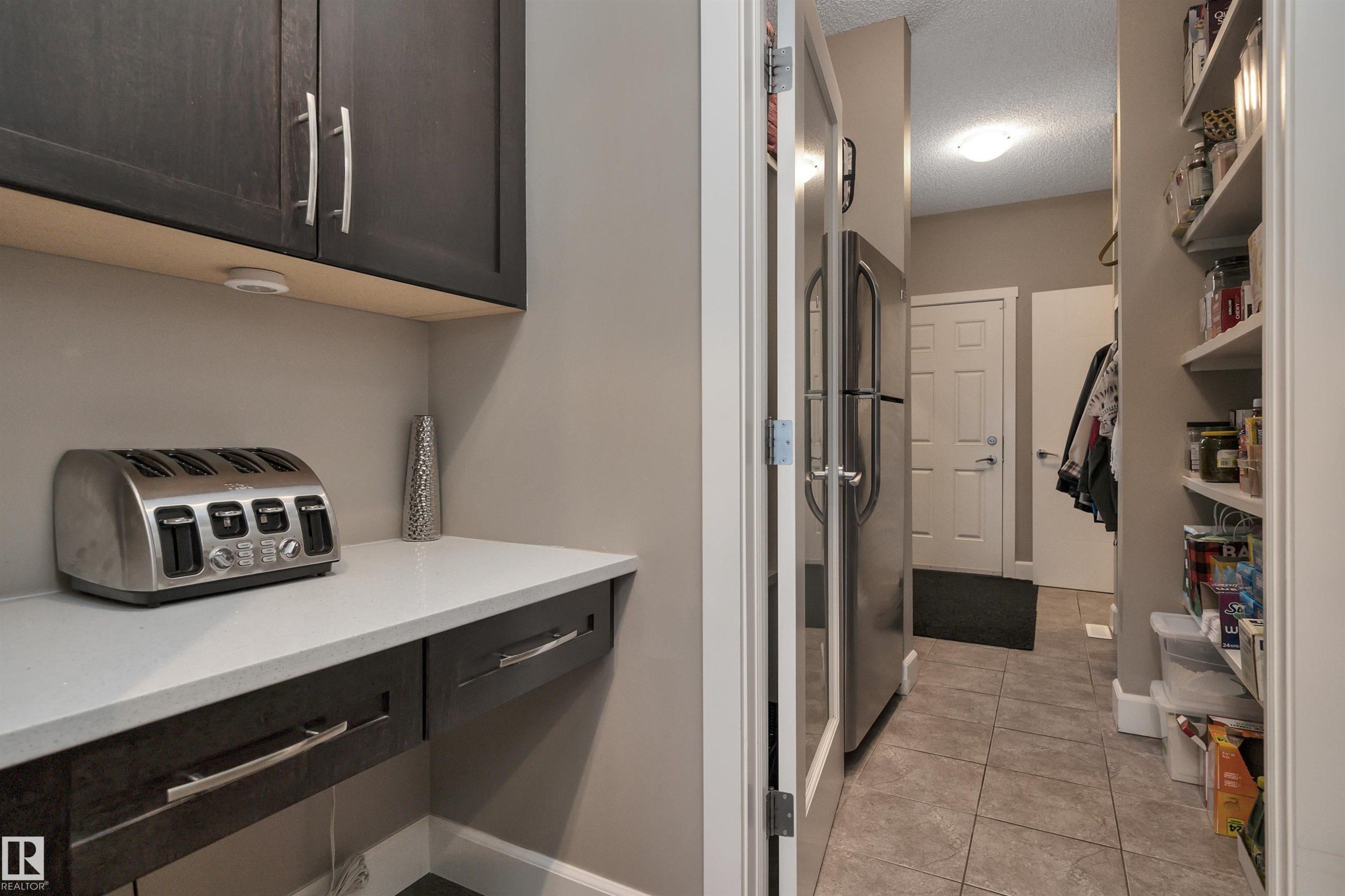 1958 Ainslie Link, Edmonton, AB - Indoor