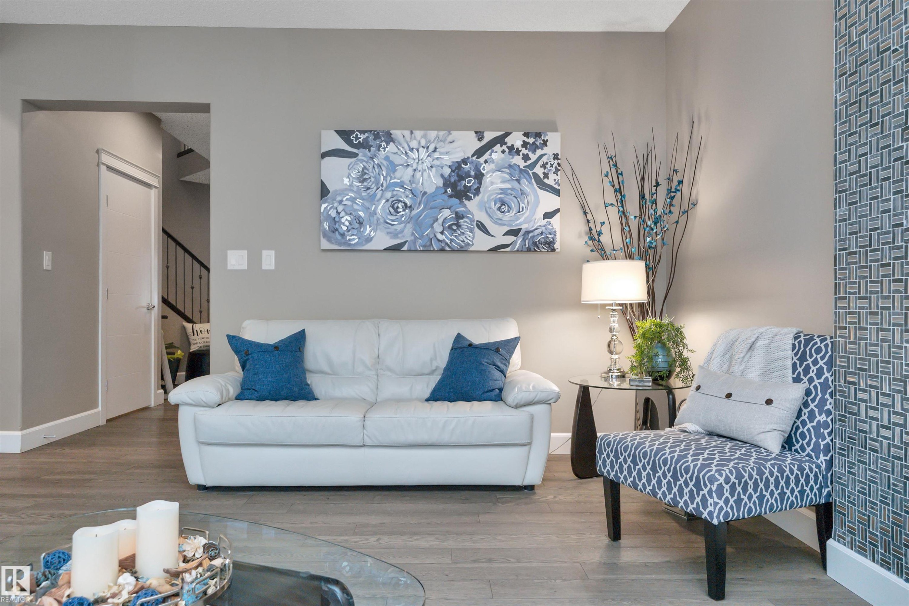 1958 Ainslie Link, Edmonton, AB - Indoor Photo Showing Living Room