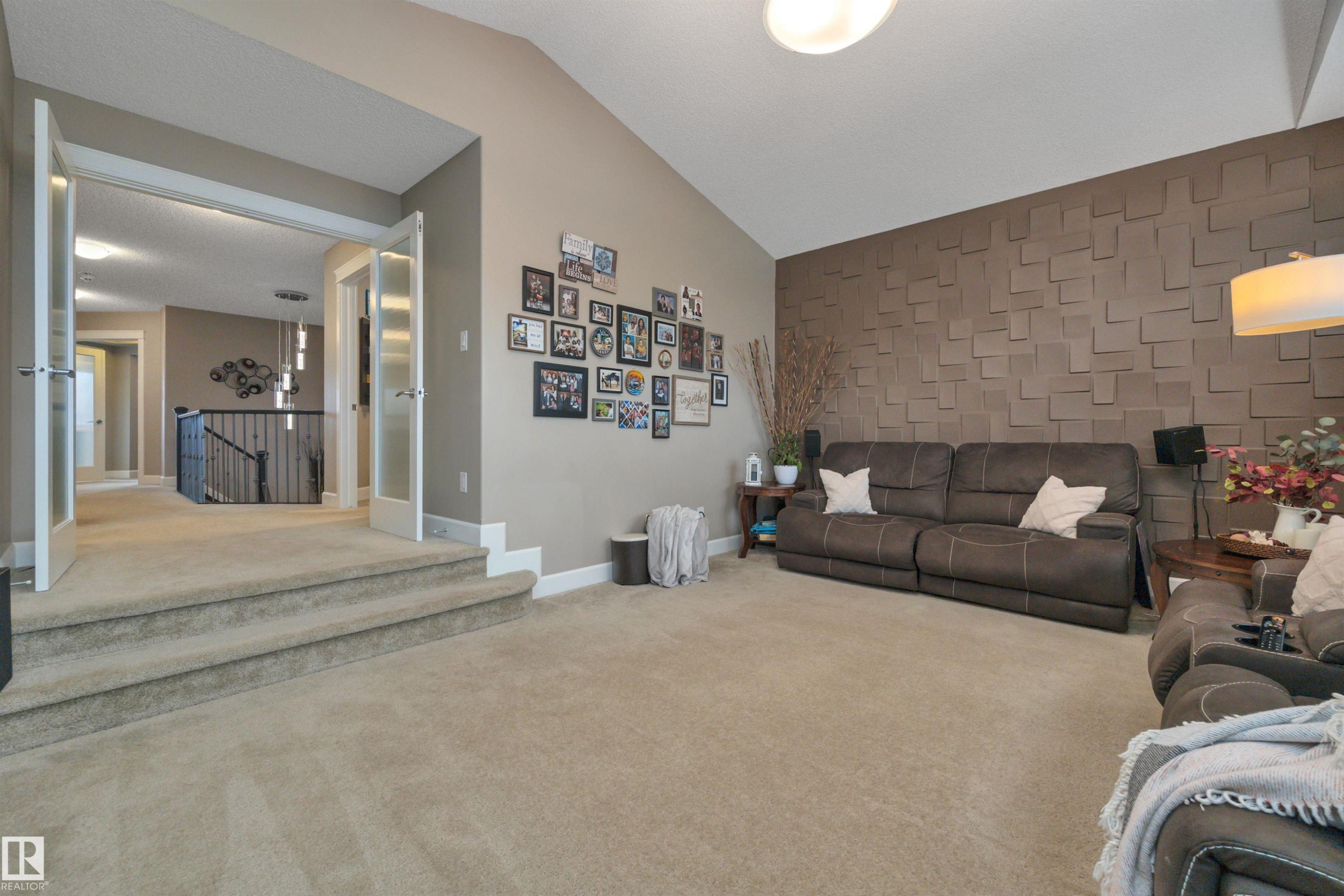 1958 Ainslie Link, Edmonton, AB - Indoor