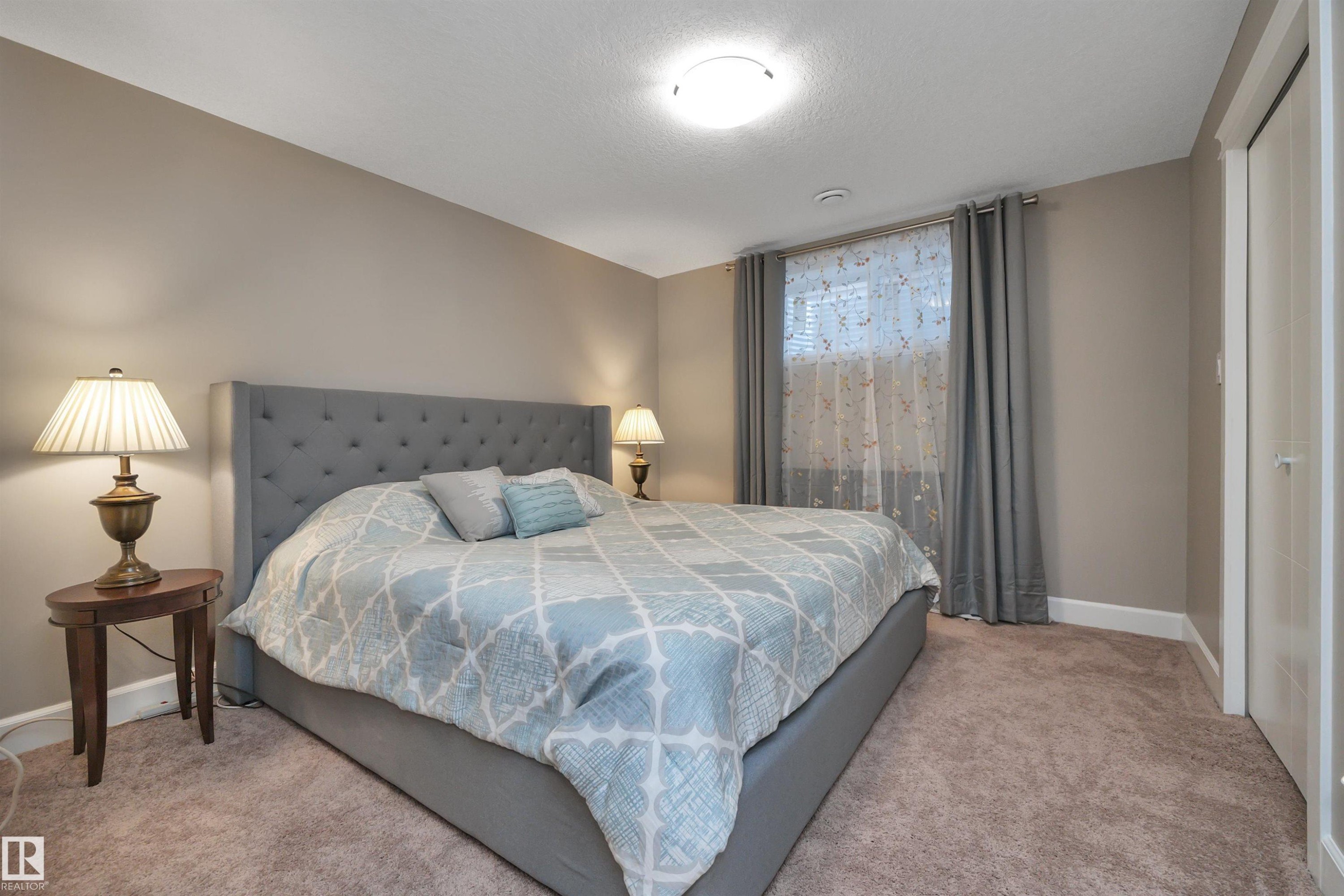 1958 Ainslie Link, Edmonton, AB - Indoor Photo Showing Bedroom