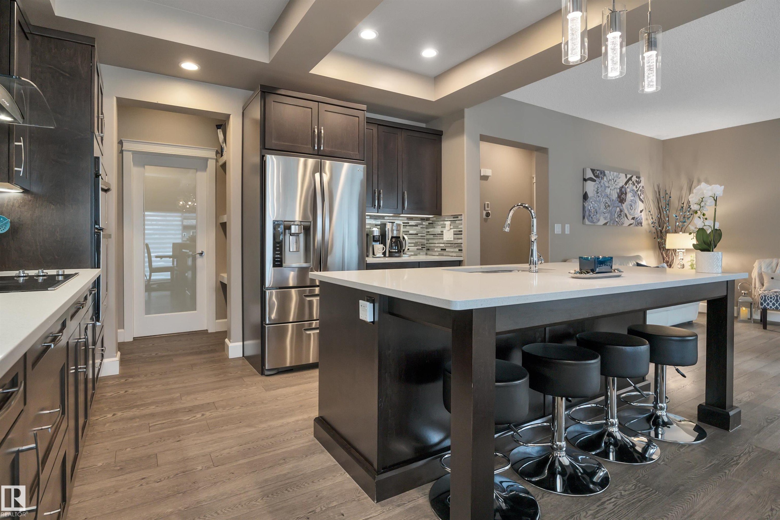 1958 Ainslie Link, Edmonton, AB - Indoor Photo Showing Kitchen With Upgraded Kitchen