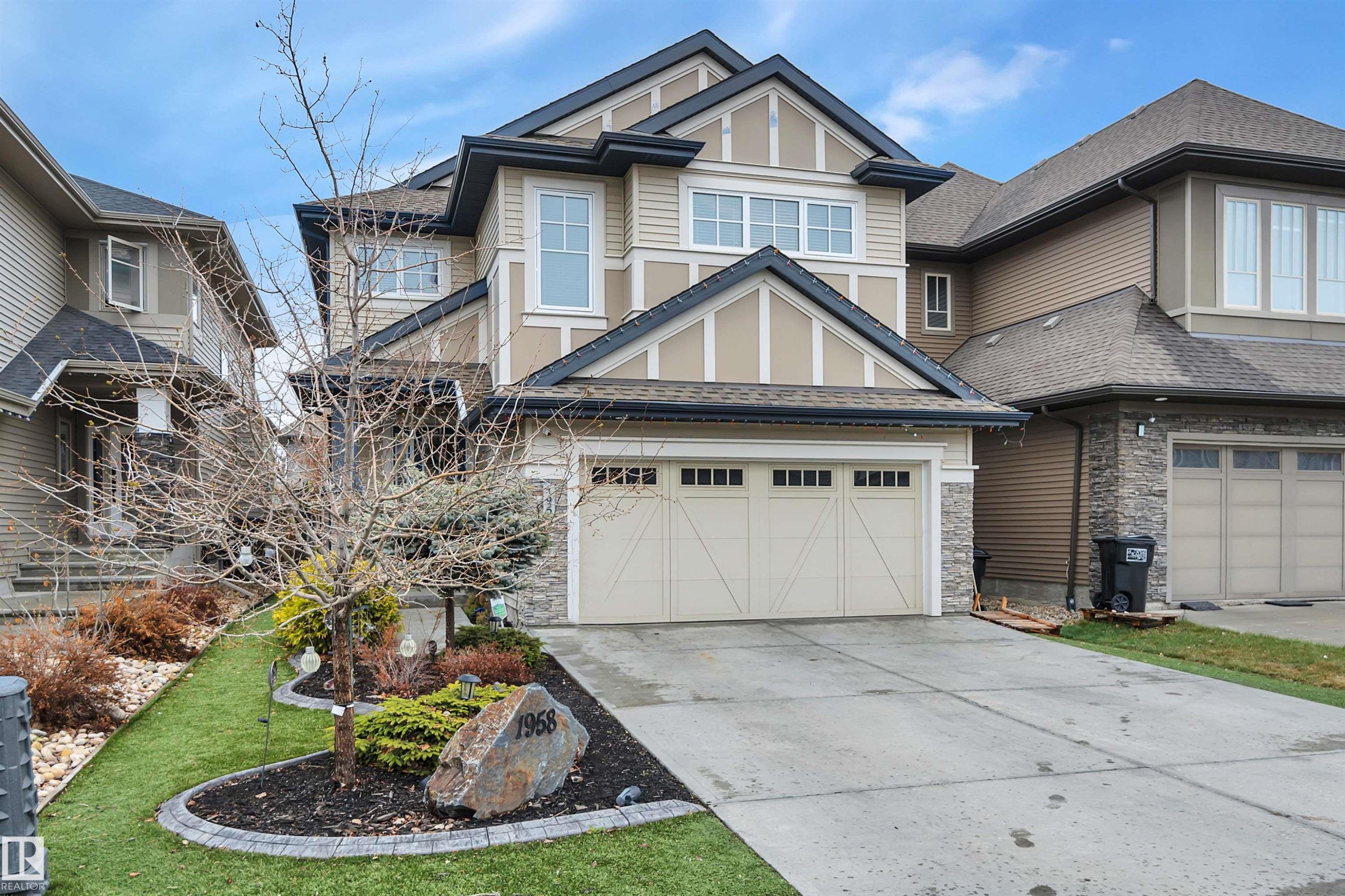 1958 Ainslie Link, Edmonton, AB - Outdoor