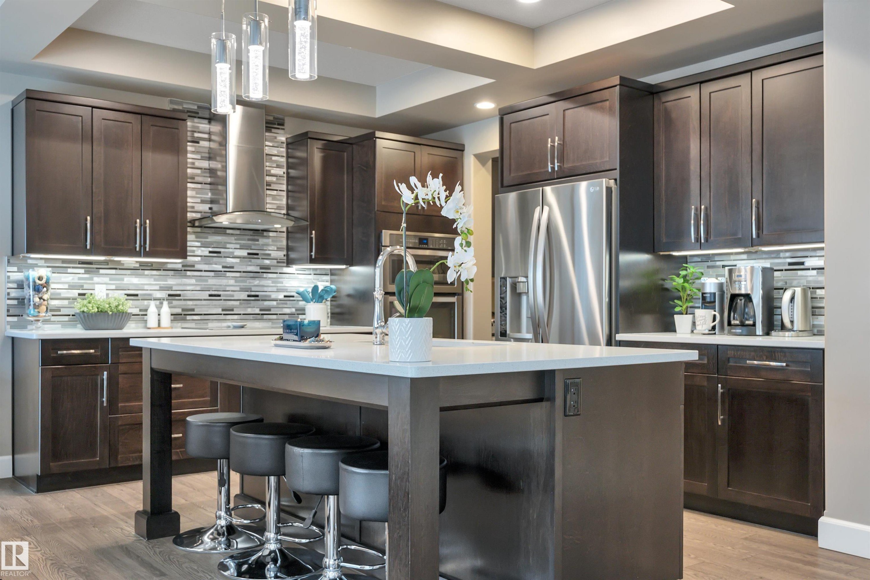 1958 Ainslie Link, Edmonton, AB - Indoor Photo Showing Kitchen With Upgraded Kitchen