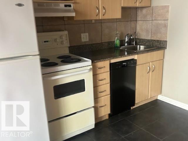 1507 10024 Jasper Avenue, Edmonton, AB - Indoor Photo Showing Kitchen