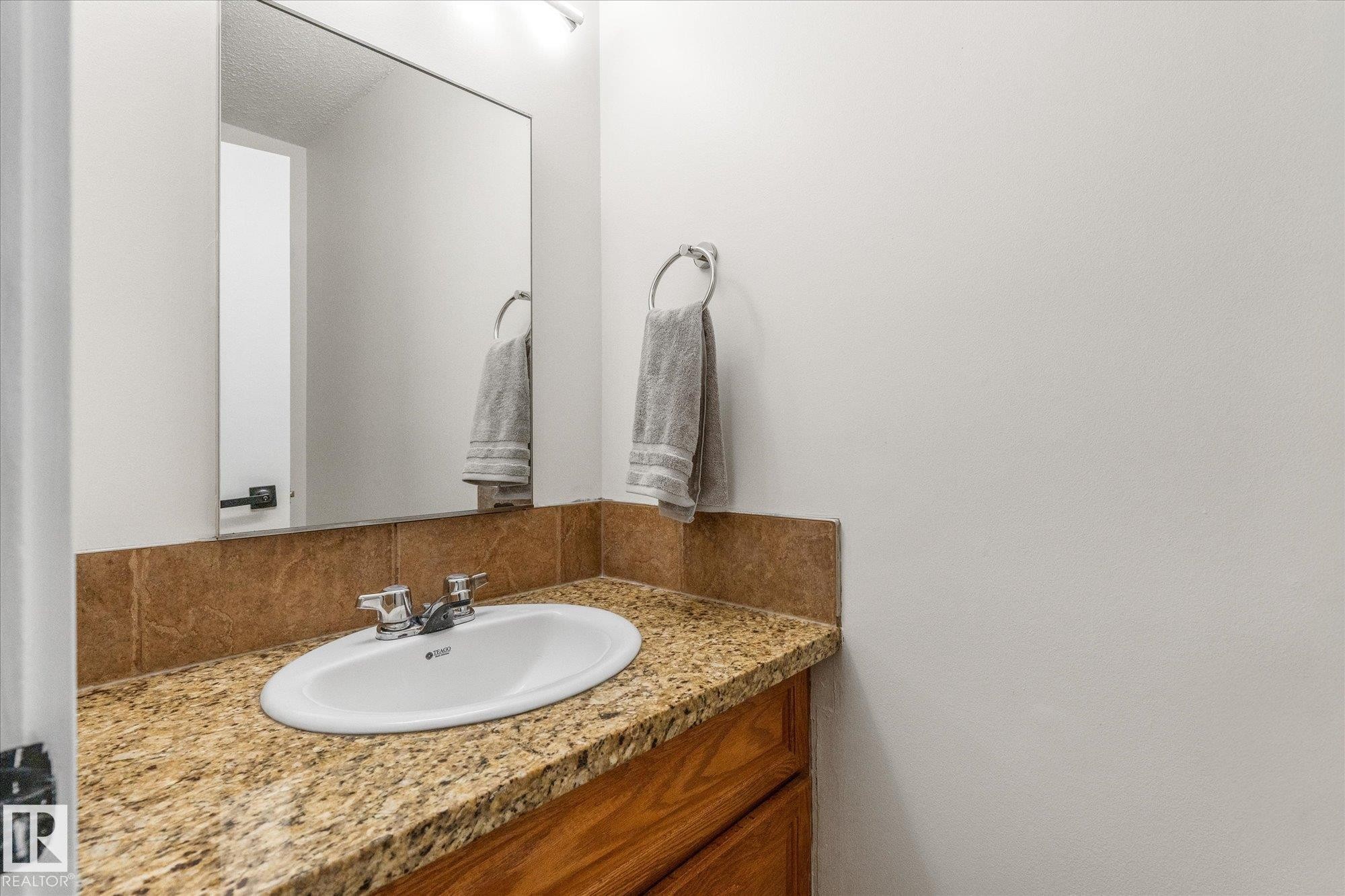 Bathroom with vanity - 289 Grandin Village, St. Albert, AB - Indoor Photo Showing Bathroom