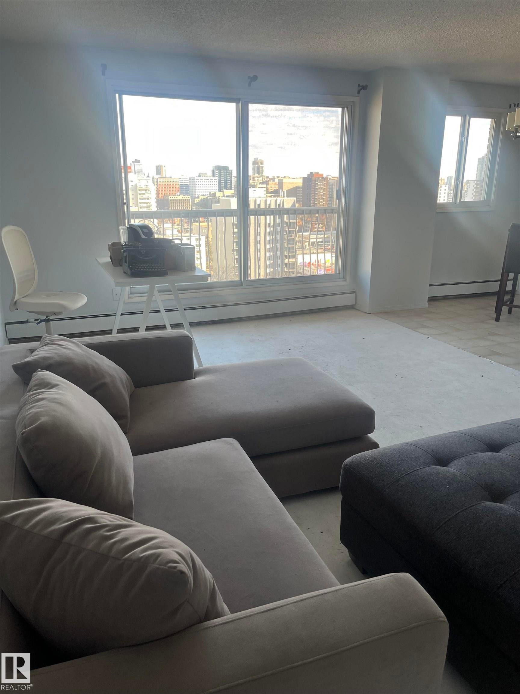 1504 10150 117 Street, Edmonton, AB - Indoor Photo Showing Living Room