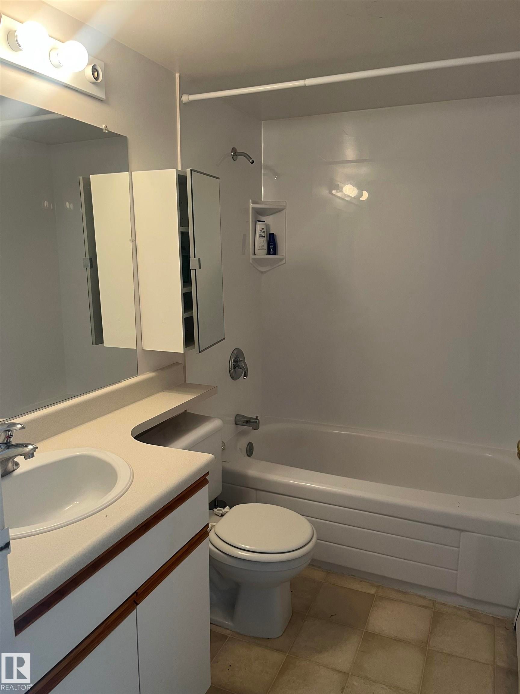 1504 10150 117 Street, Edmonton, AB - Indoor Photo Showing Bathroom