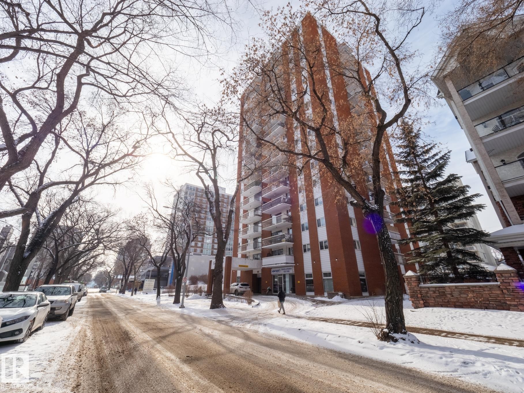 1504 10150 117 Street, Edmonton, AB - Outdoor