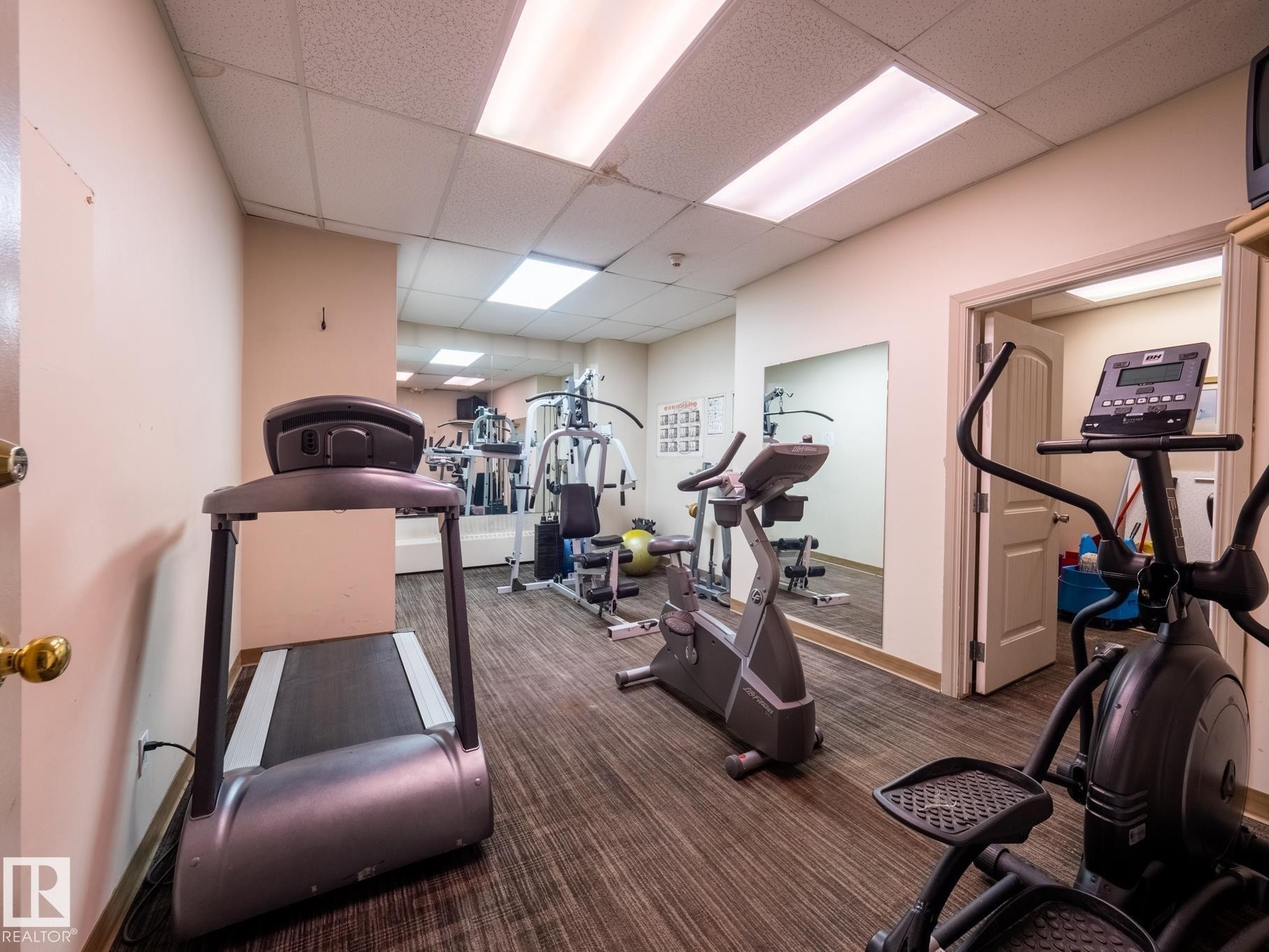 1504 10150 117 Street, Edmonton, AB - Indoor Photo Showing Gym Room