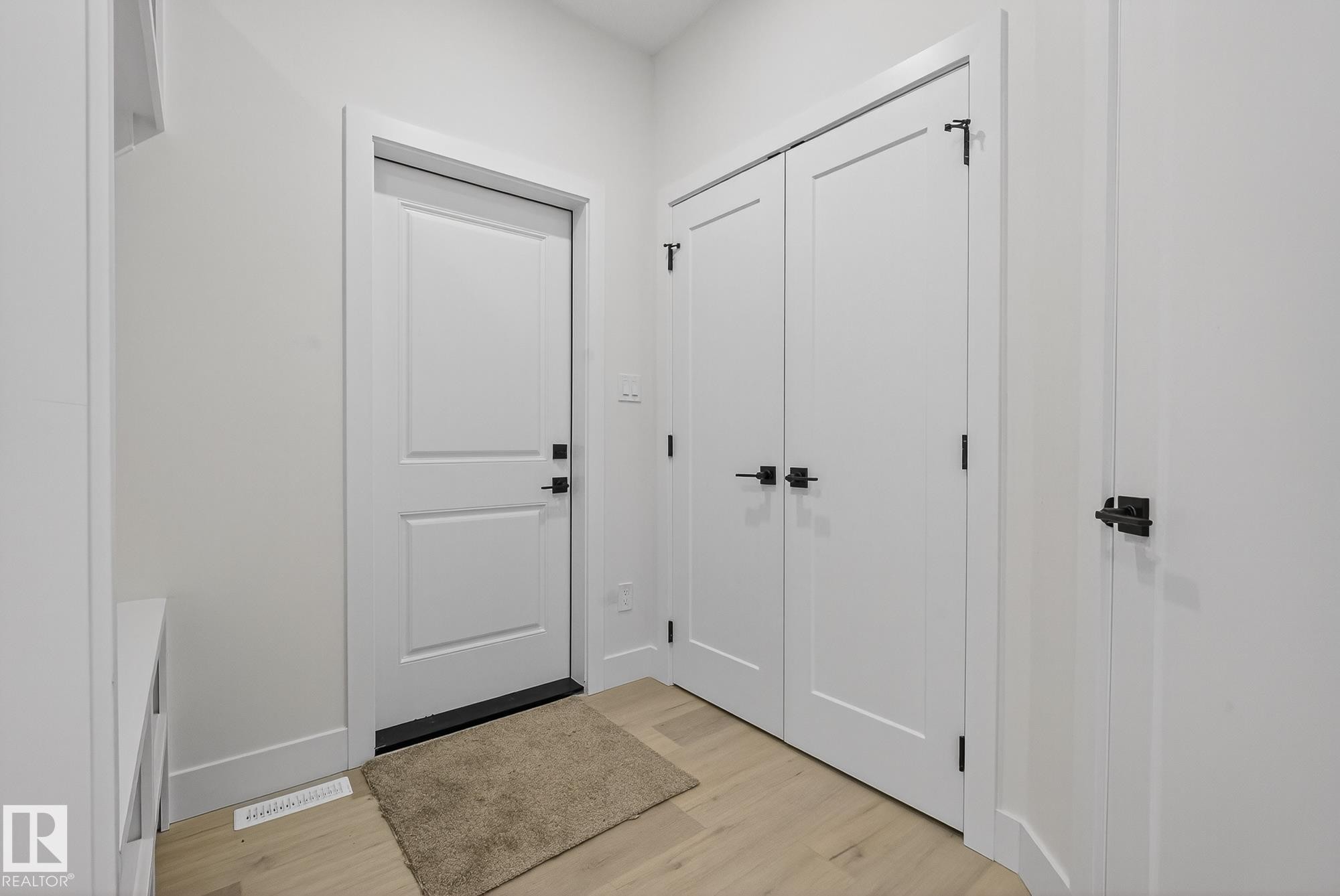 3306 Chickadee Drive, Edmonton, AB - Indoor Photo Showing Other Room