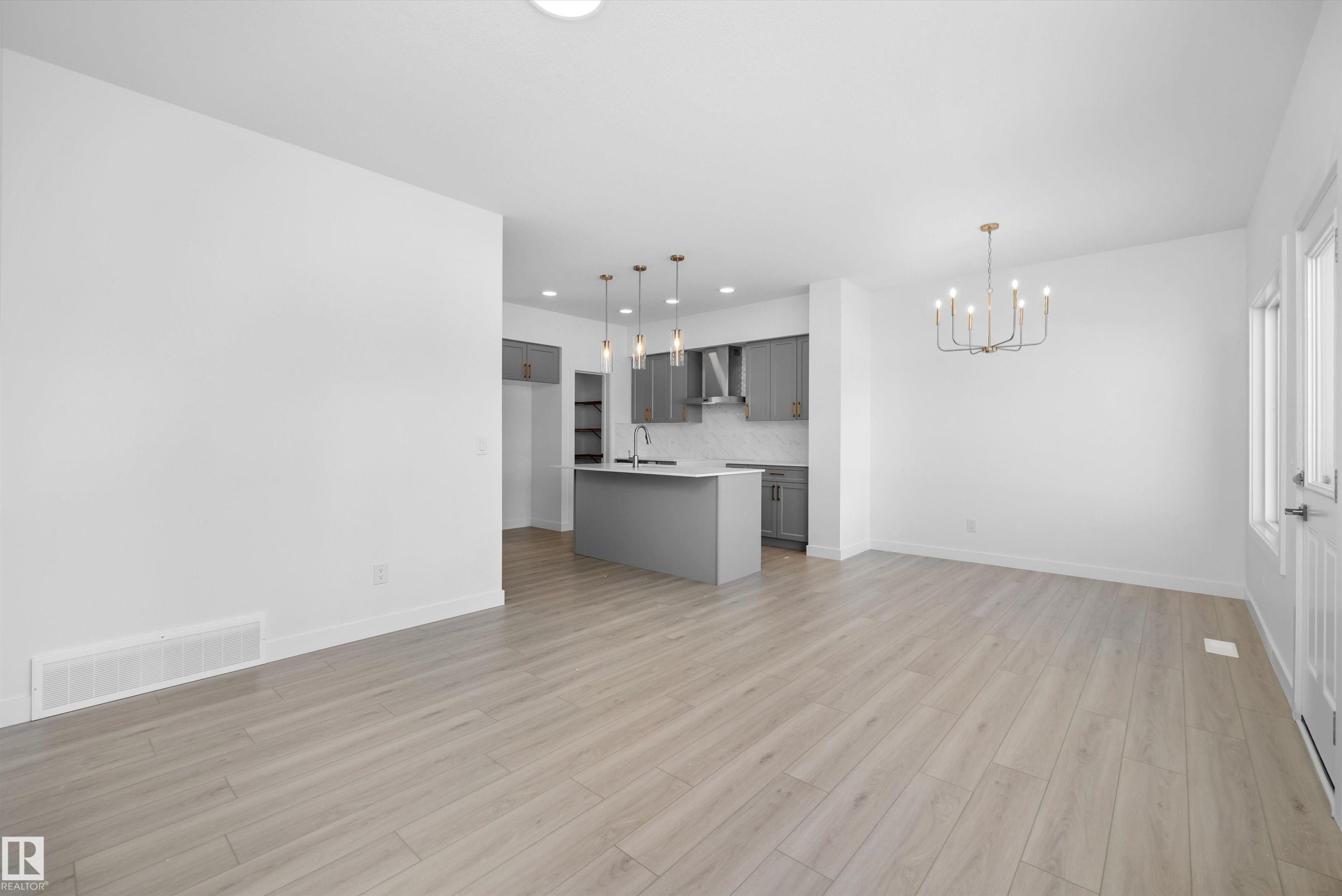 4182 Kinglet Drive, Edmonton, AB - Indoor Photo Showing Kitchen
