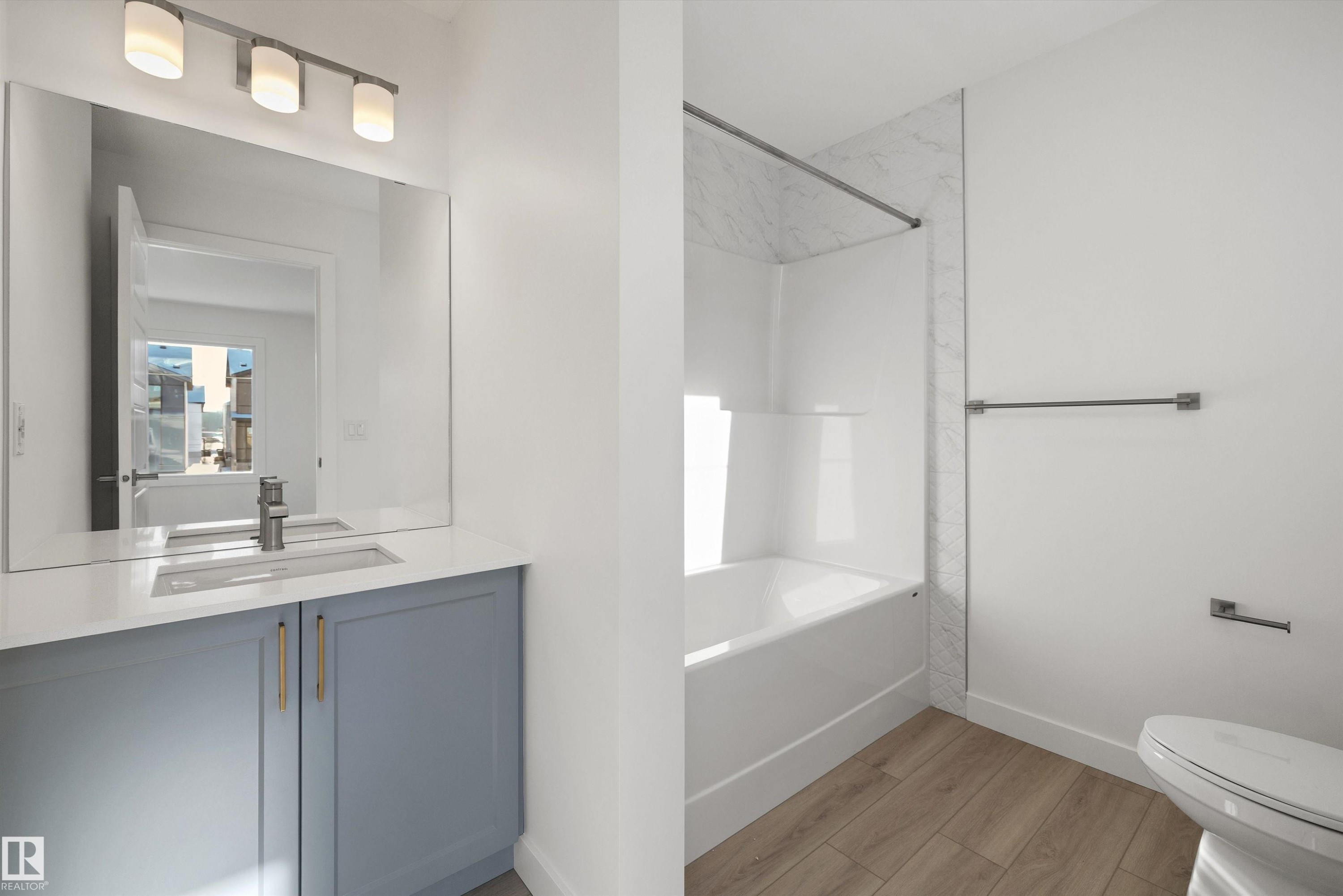 4182 Kinglet Drive, Edmonton, AB - Indoor Photo Showing Bathroom