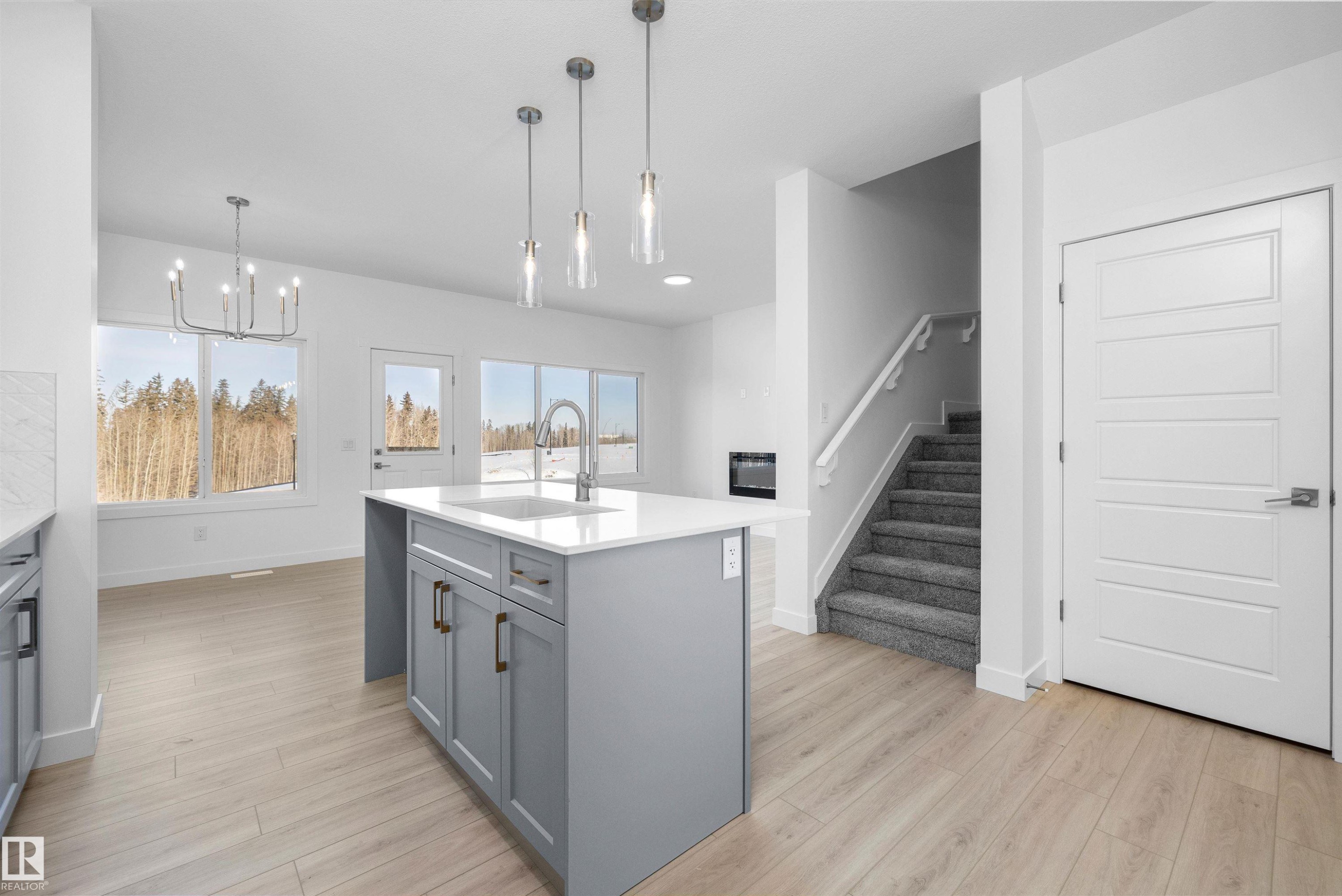4182 Kinglet Drive, Edmonton, AB - Indoor Photo Showing Kitchen With Upgraded Kitchen