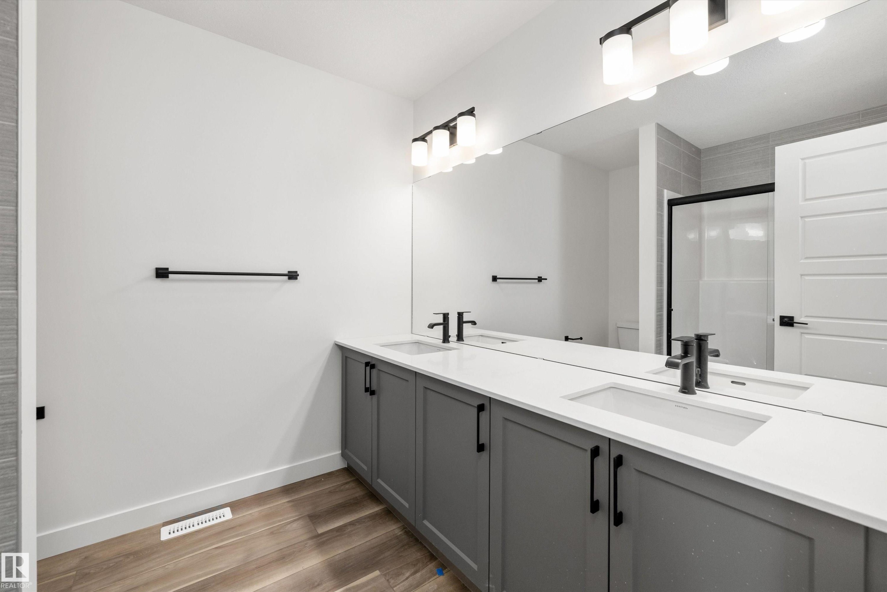 18131 85 Street, Edmonton, AB - Indoor Photo Showing Bathroom