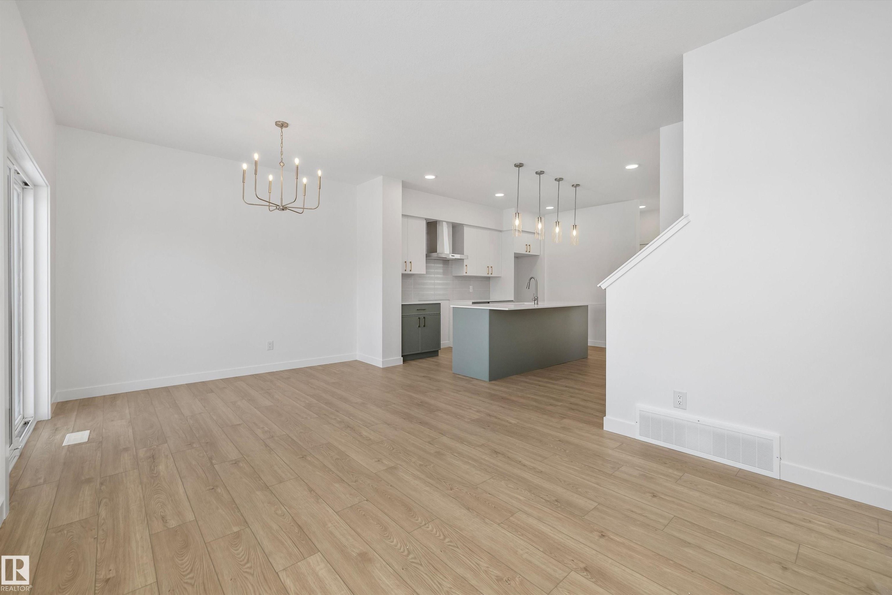 4184 Kinglet Drive, Edmonton, AB - Indoor Photo Showing Kitchen