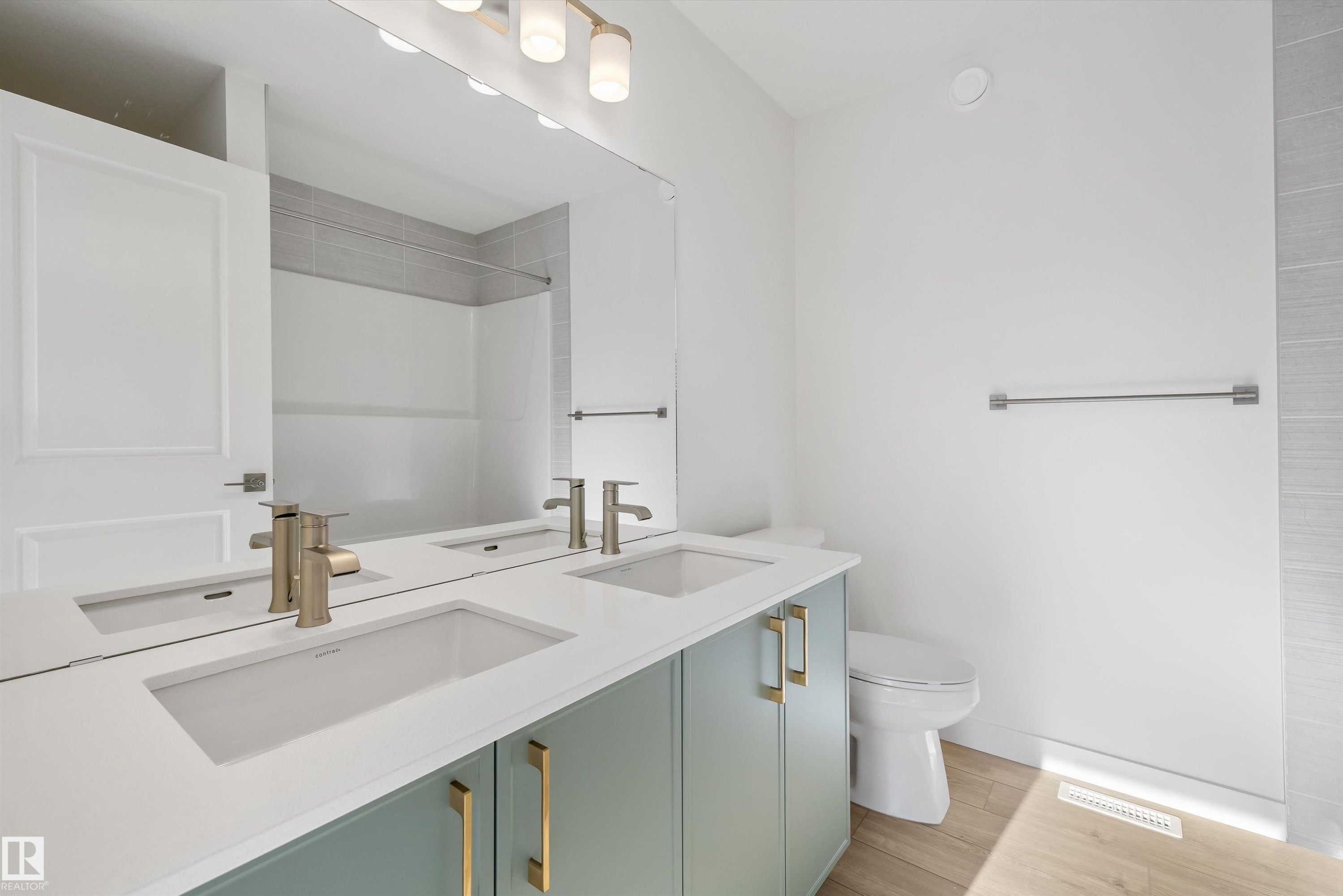 4184 Kinglet Drive, Edmonton, AB - Indoor Photo Showing Bathroom