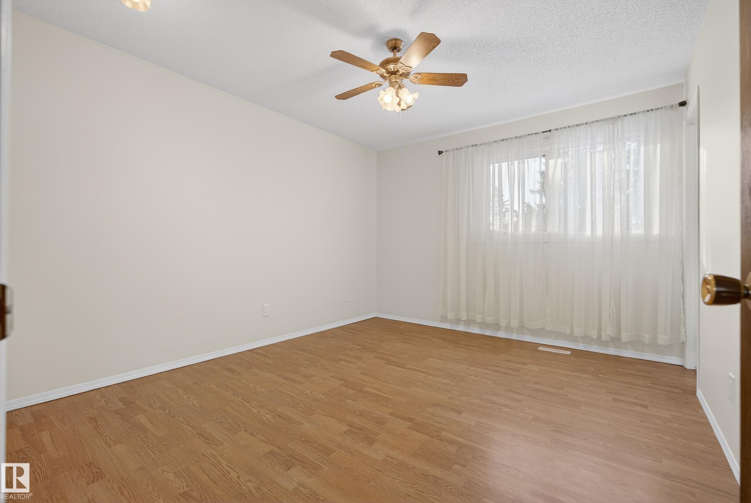 1704 89 Street, Edmonton, AB - Indoor Photo Showing Other Room