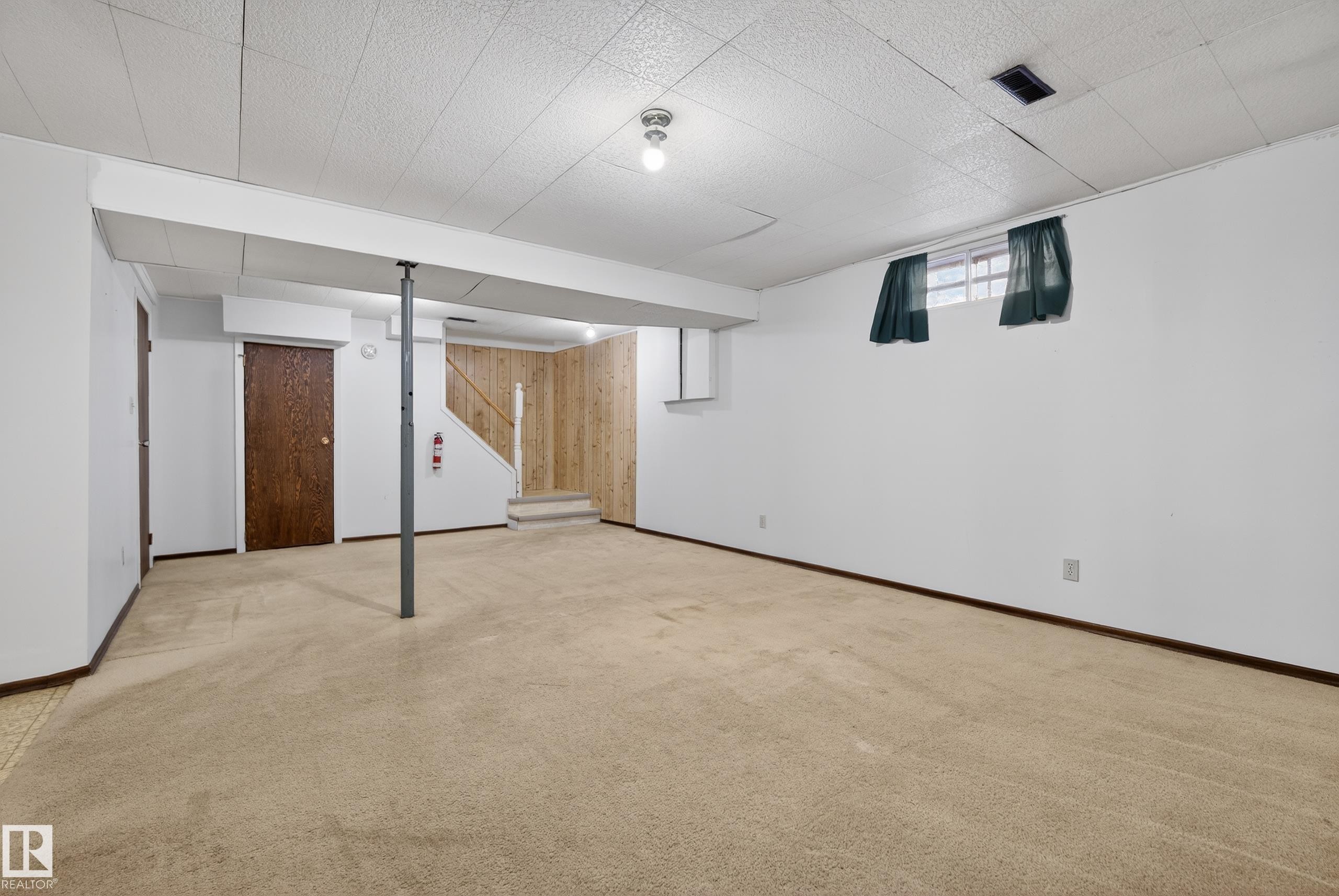 1704 89 Street, Edmonton, AB - Indoor Photo Showing Other Room