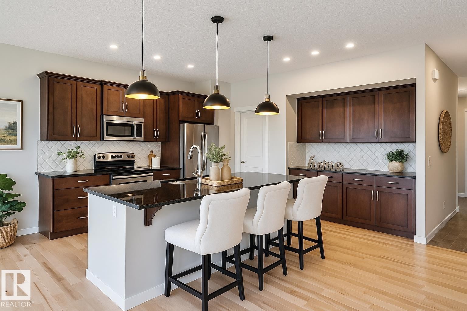 237 Sheppard Circle, Leduc, AB - Indoor Photo Showing Kitchen With Upgraded Kitchen