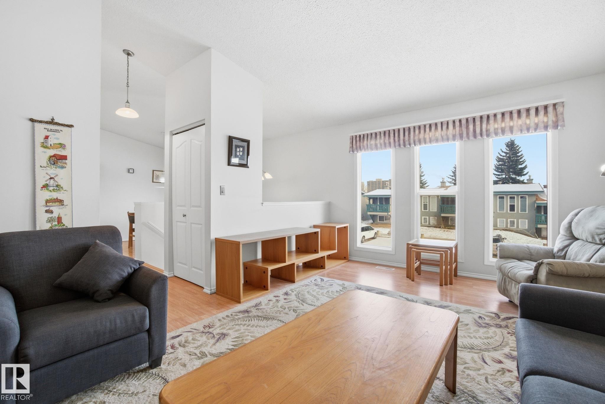 6448 178 Street, Edmonton, AB - Indoor Photo Showing Living Room