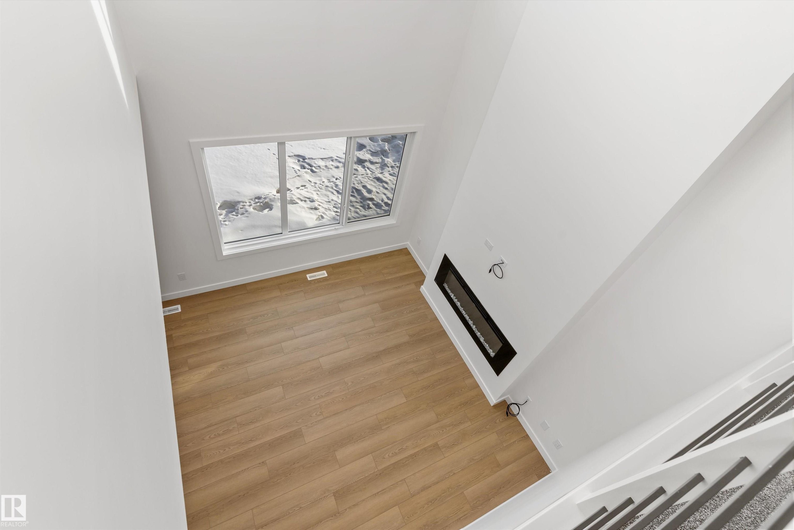 740 Astoria Way, Devon, AB - Indoor Photo Showing Other Room