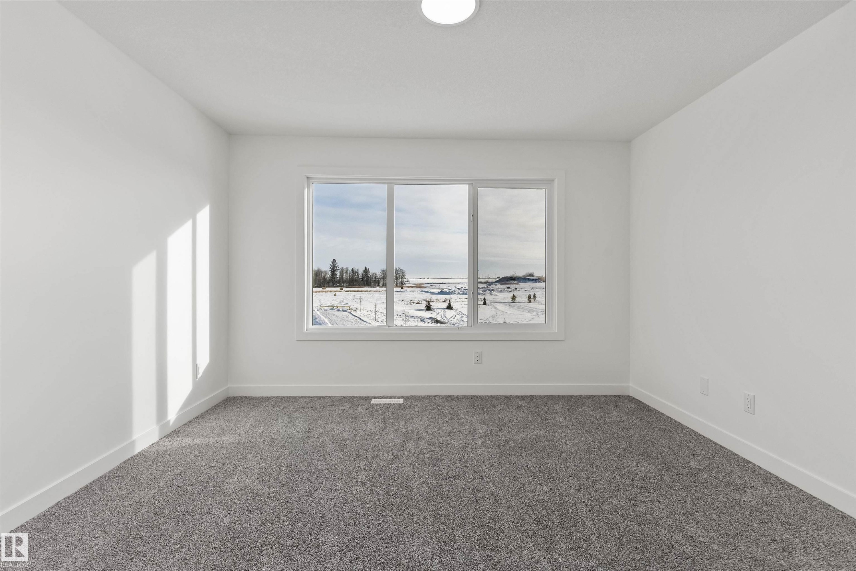 740 Astoria Way, Devon, AB - Indoor Photo Showing Other Room