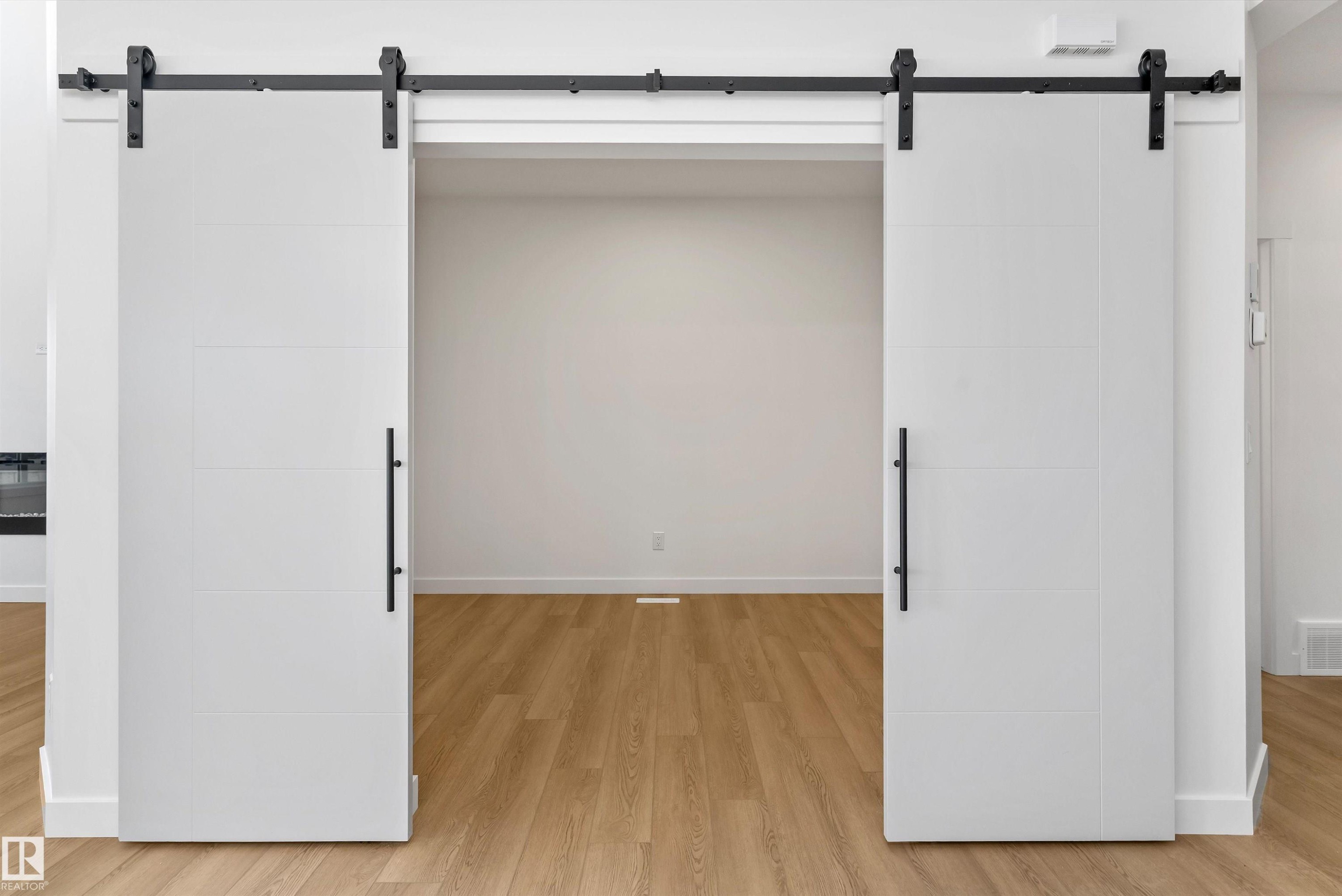 740 Astoria Way, Devon, AB - Indoor Photo Showing Other Room