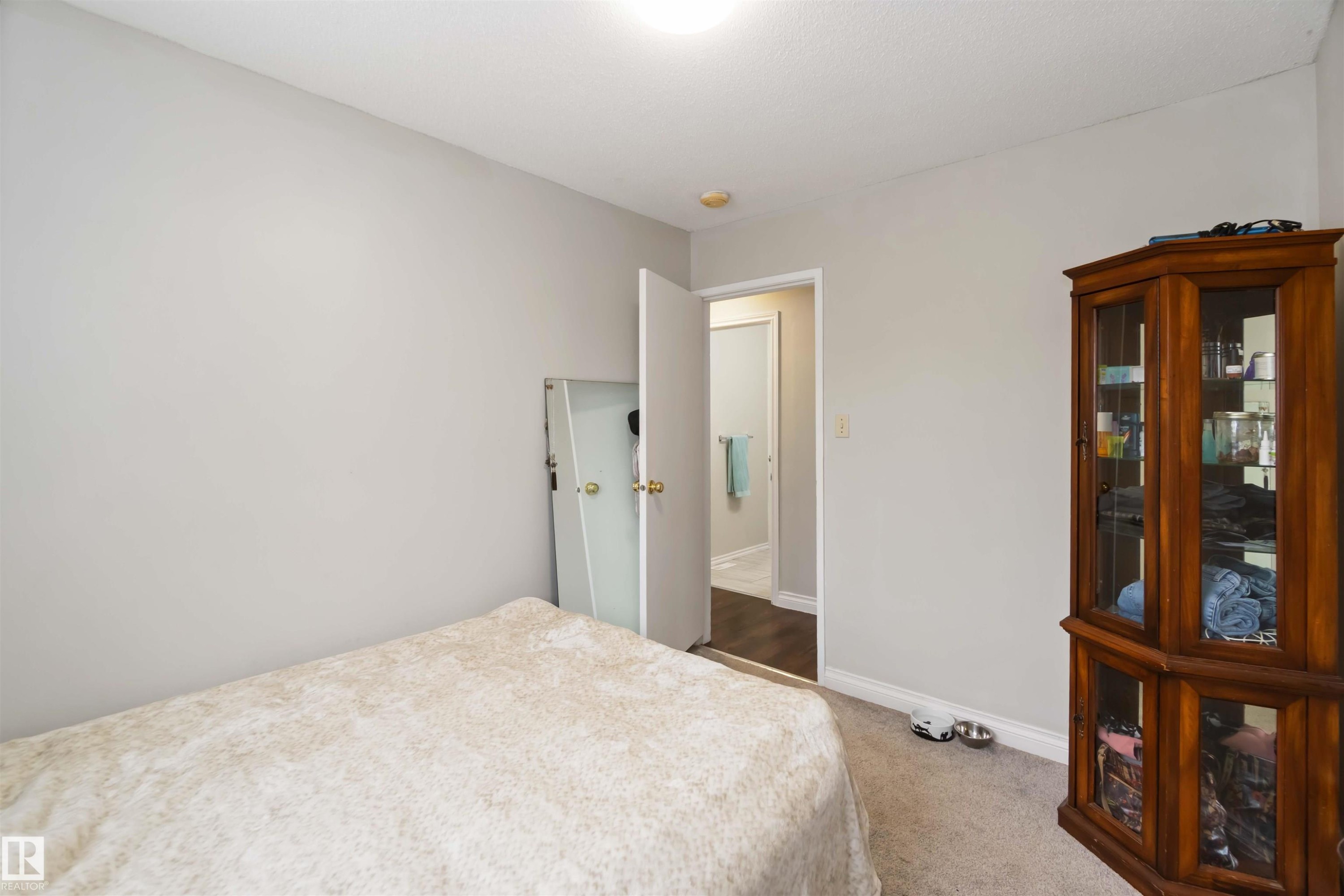11306 32 Street, Edmonton, AB - Indoor Photo Showing Bedroom