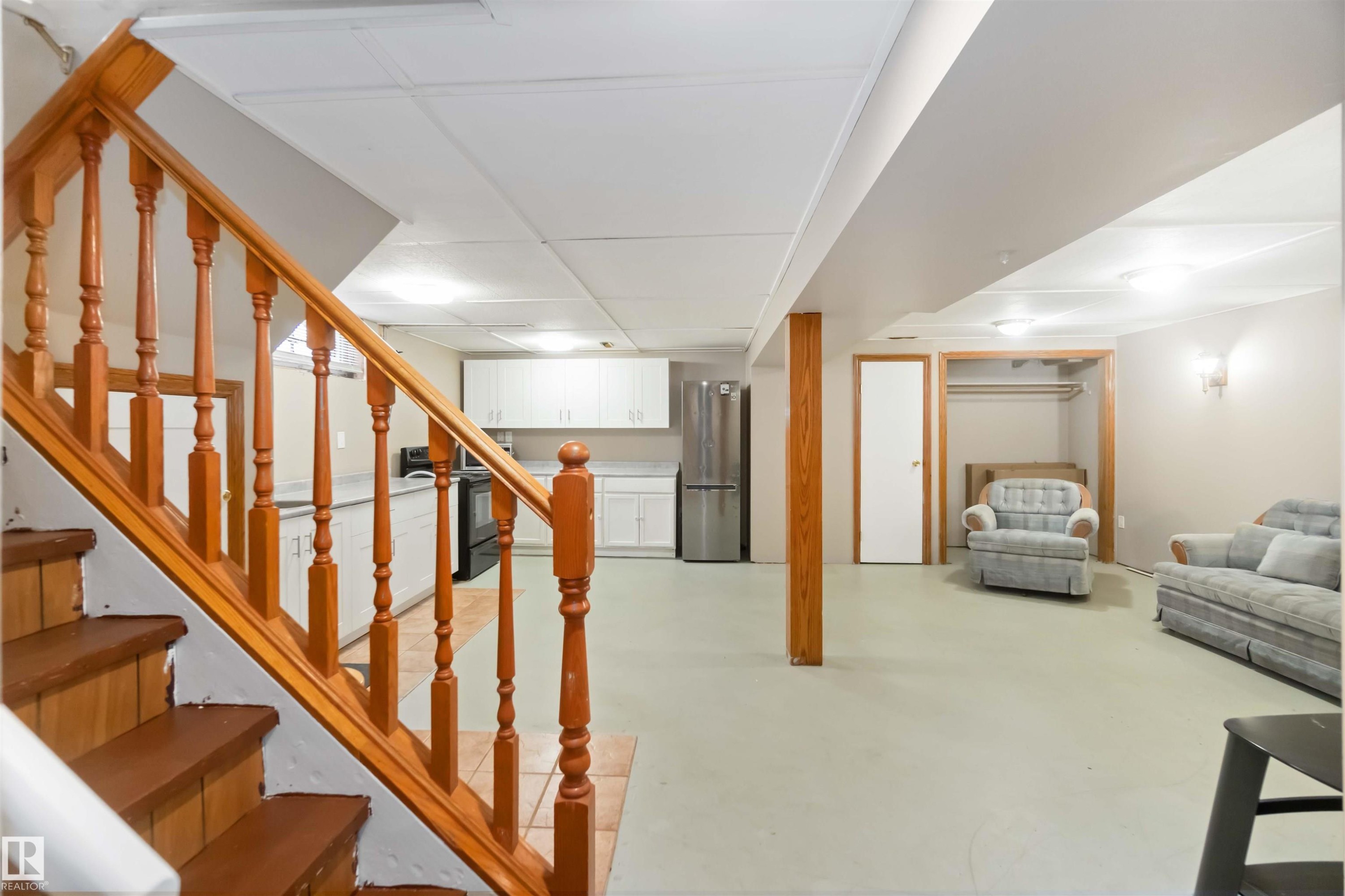 11306 32 Street, Edmonton, AB - Indoor Photo Showing Other Room