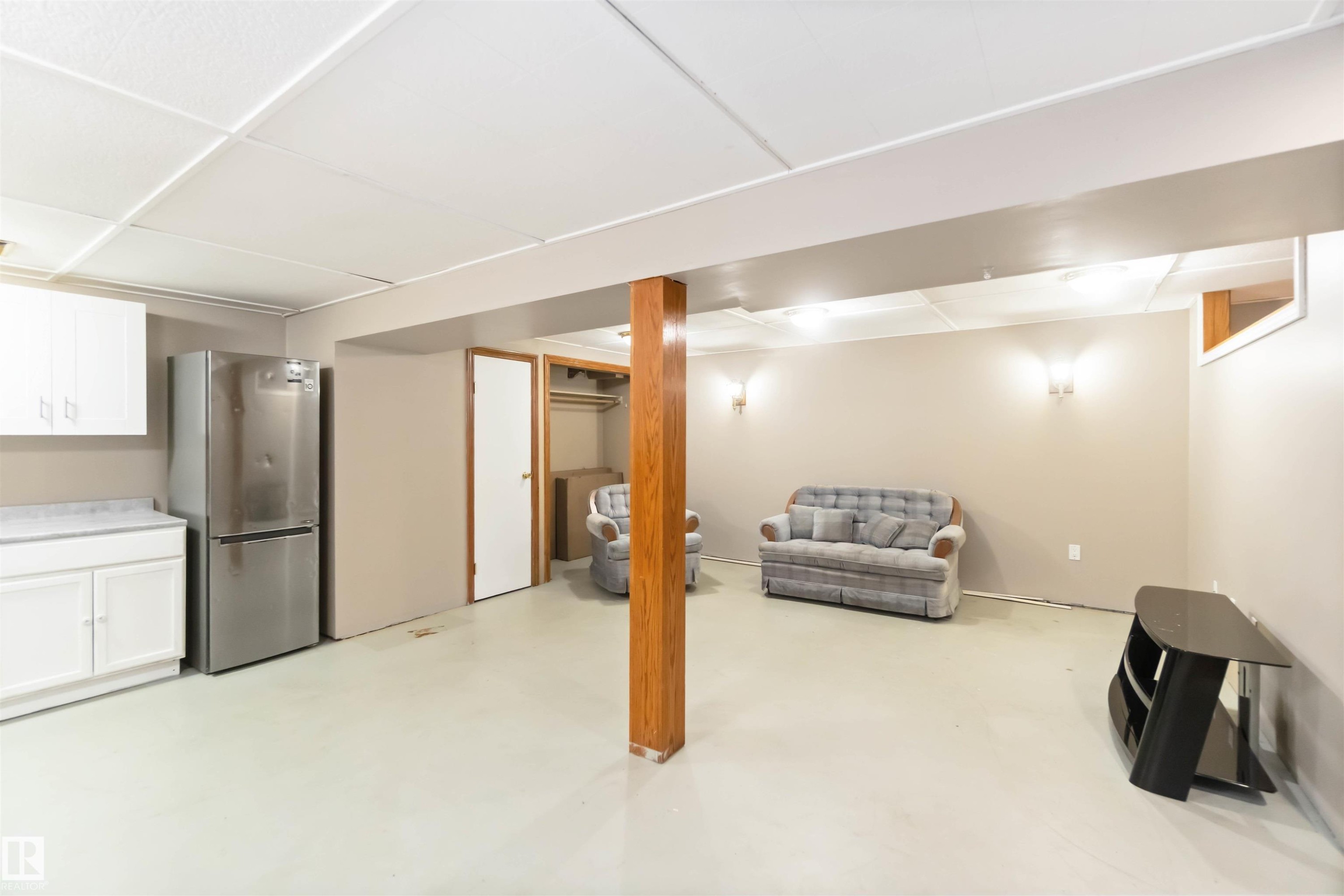 11306 32 Street, Edmonton, AB - Indoor Photo Showing Other Room