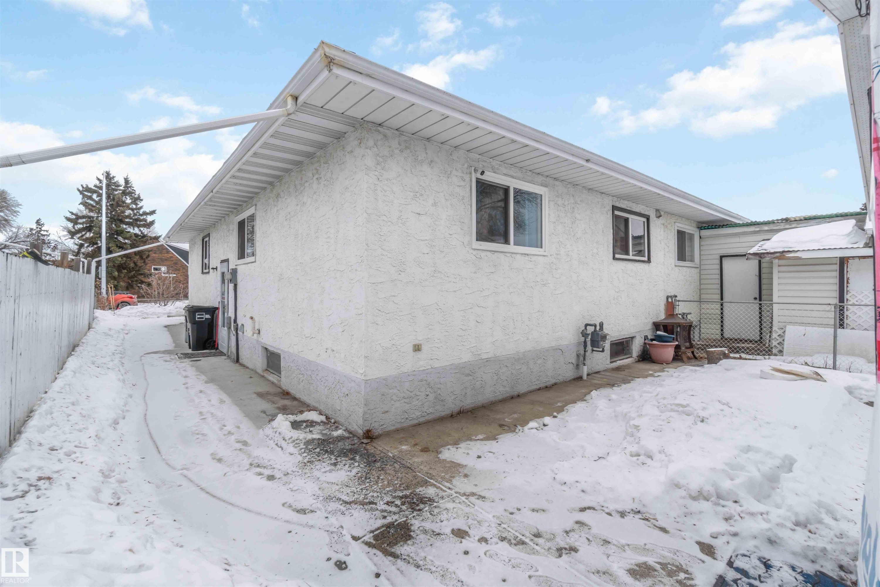 11306 32 Street, Edmonton, AB - Outdoor With Exterior