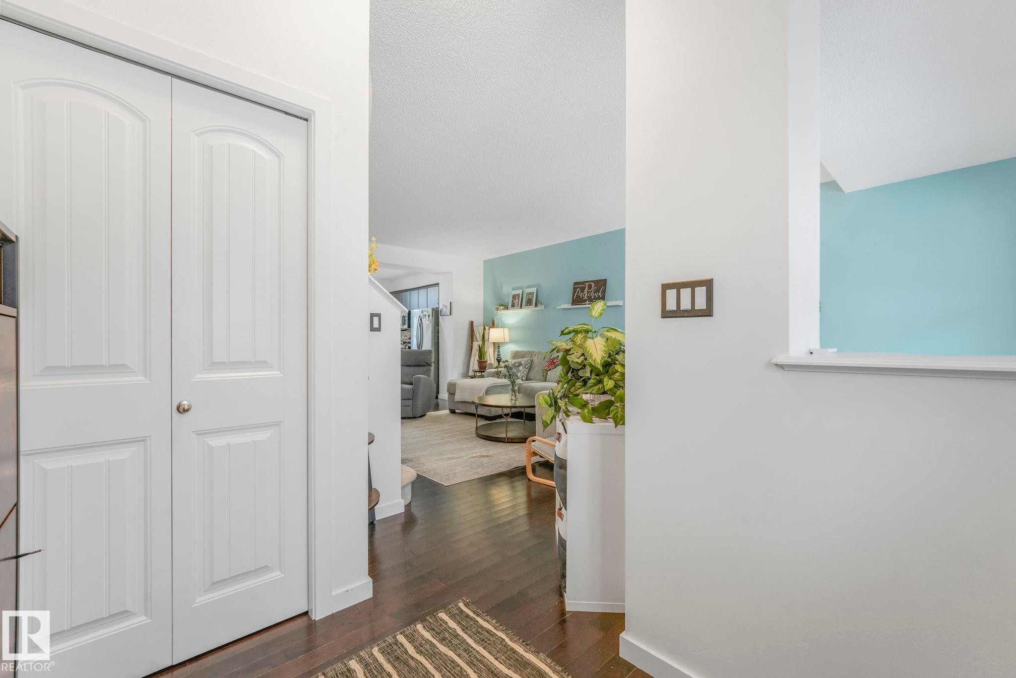 7220 20 Avenue, Edmonton, AB - Indoor Photo Showing Other Room