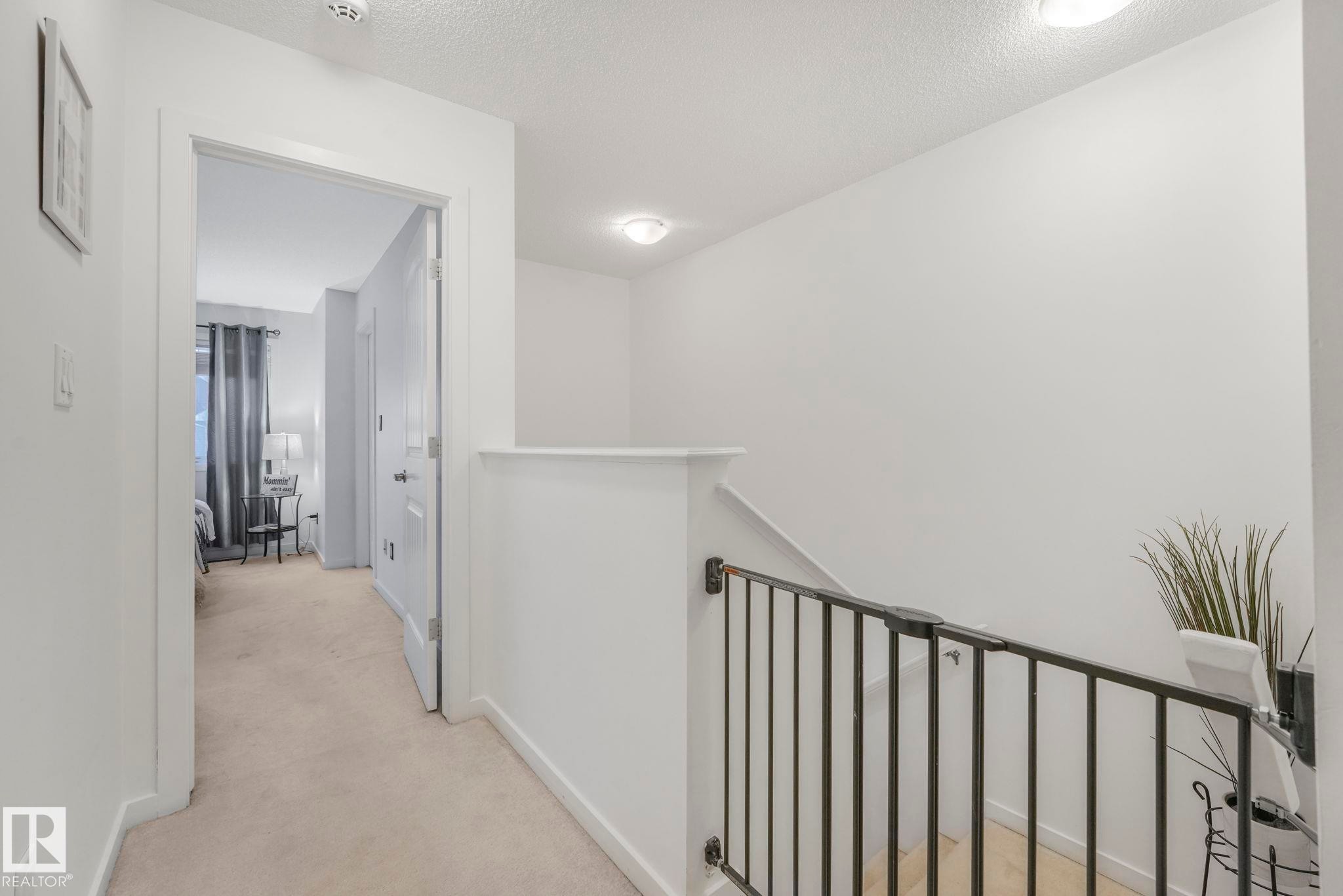 7220 20 Avenue, Edmonton, AB - Indoor Photo Showing Other Room