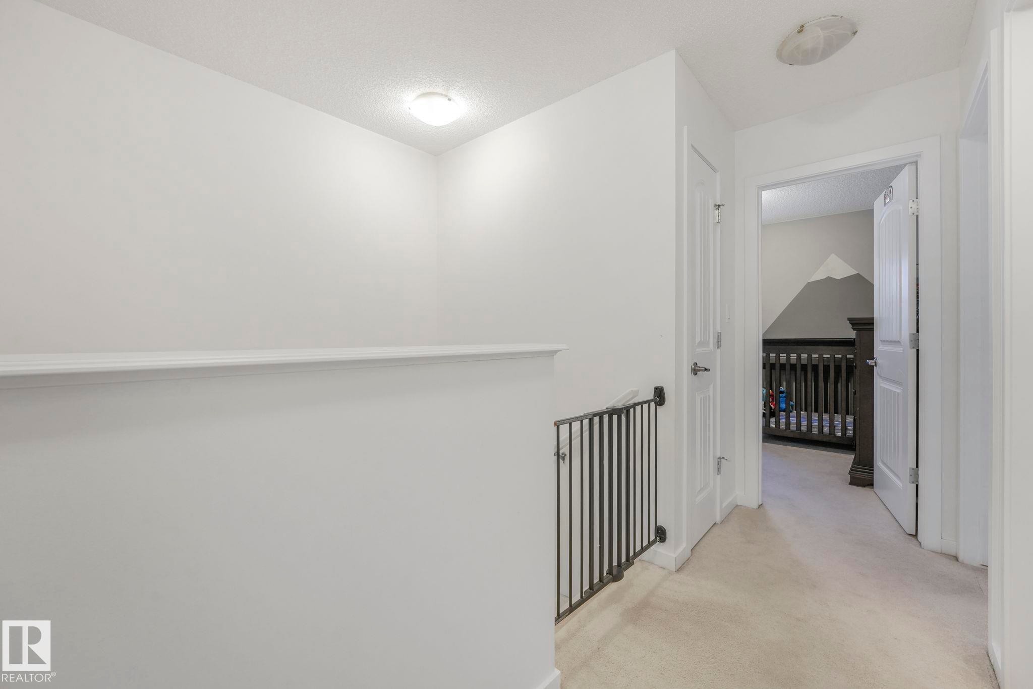 7220 20 Avenue, Edmonton, AB - Indoor Photo Showing Other Room