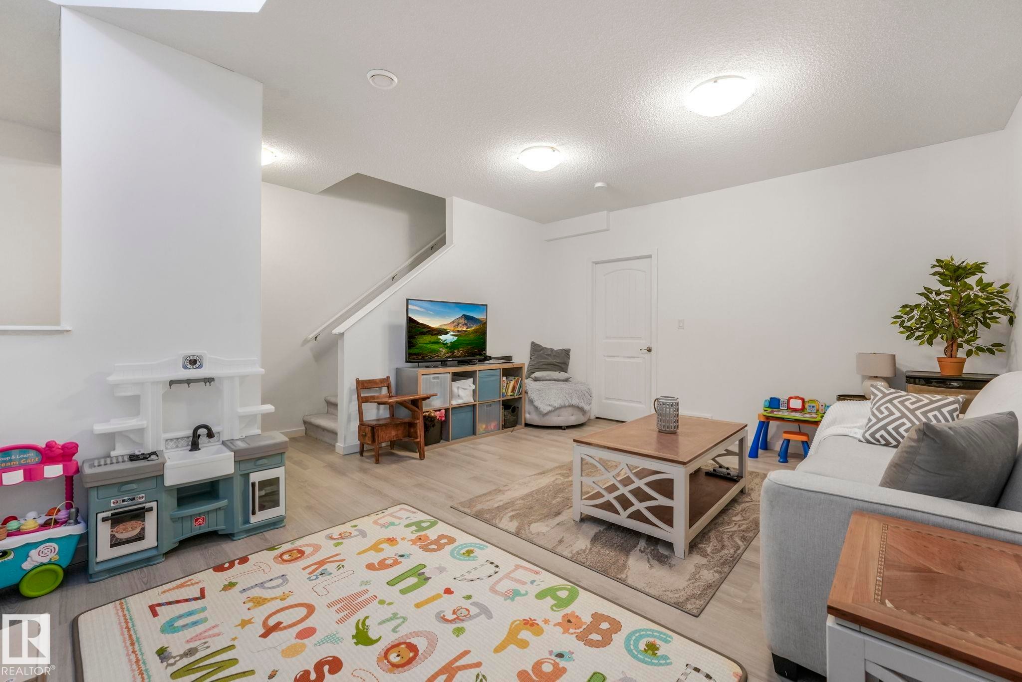 7220 20 Avenue, Edmonton, AB - Indoor